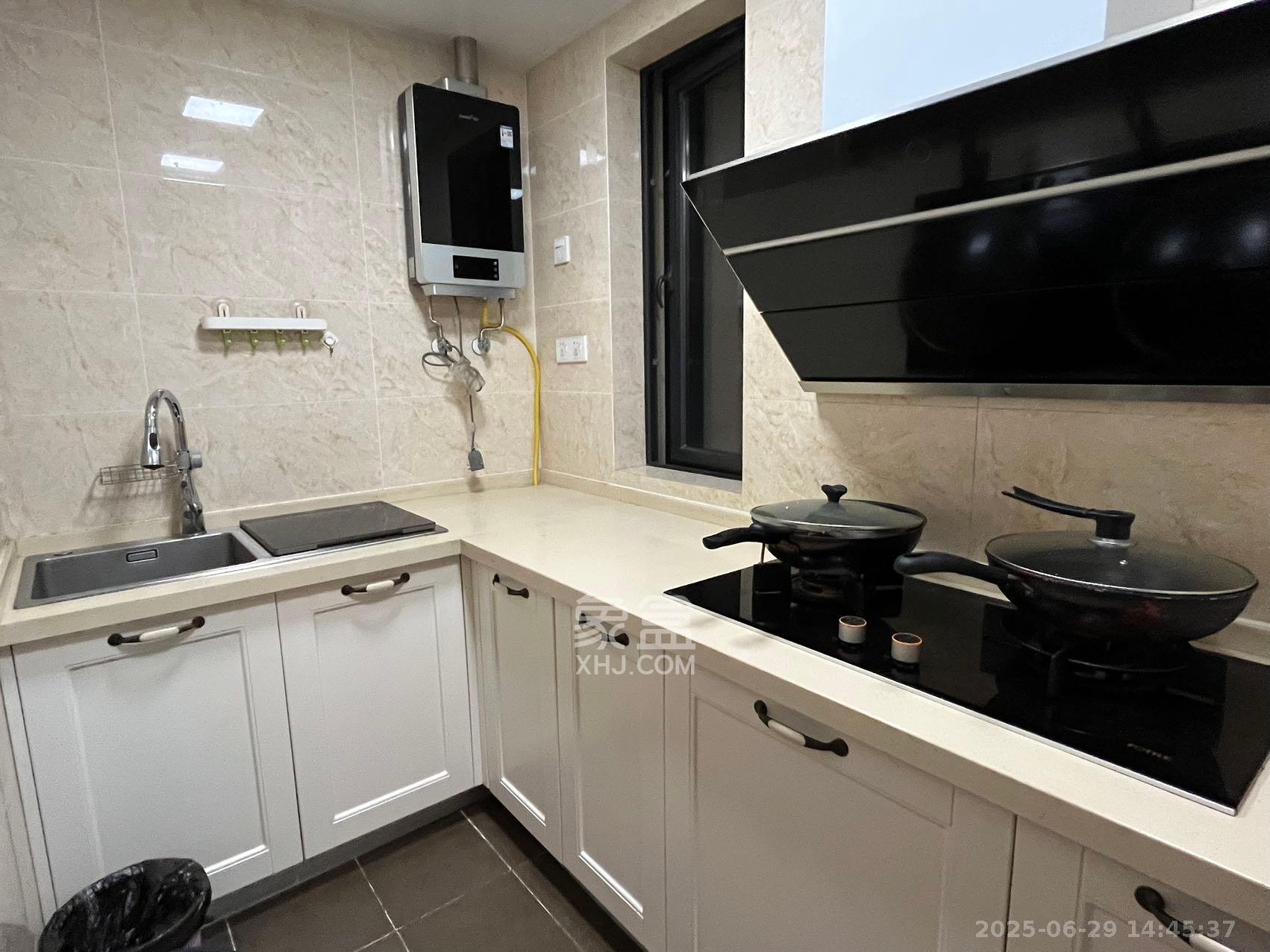 万科魅力之城观澜里 3室2厅2卫 2600.0元/月 万科魅力之城观澜里 3室2厅2卫 2600.0元/月室内图