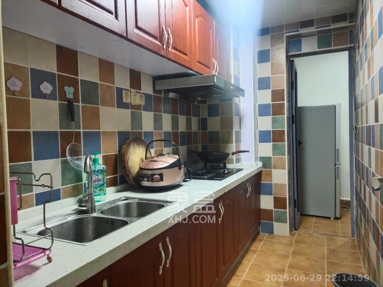 夏威夷碧水春城（碧桂园城市花园）  3室2厅2卫   2600.00元/月室内图
