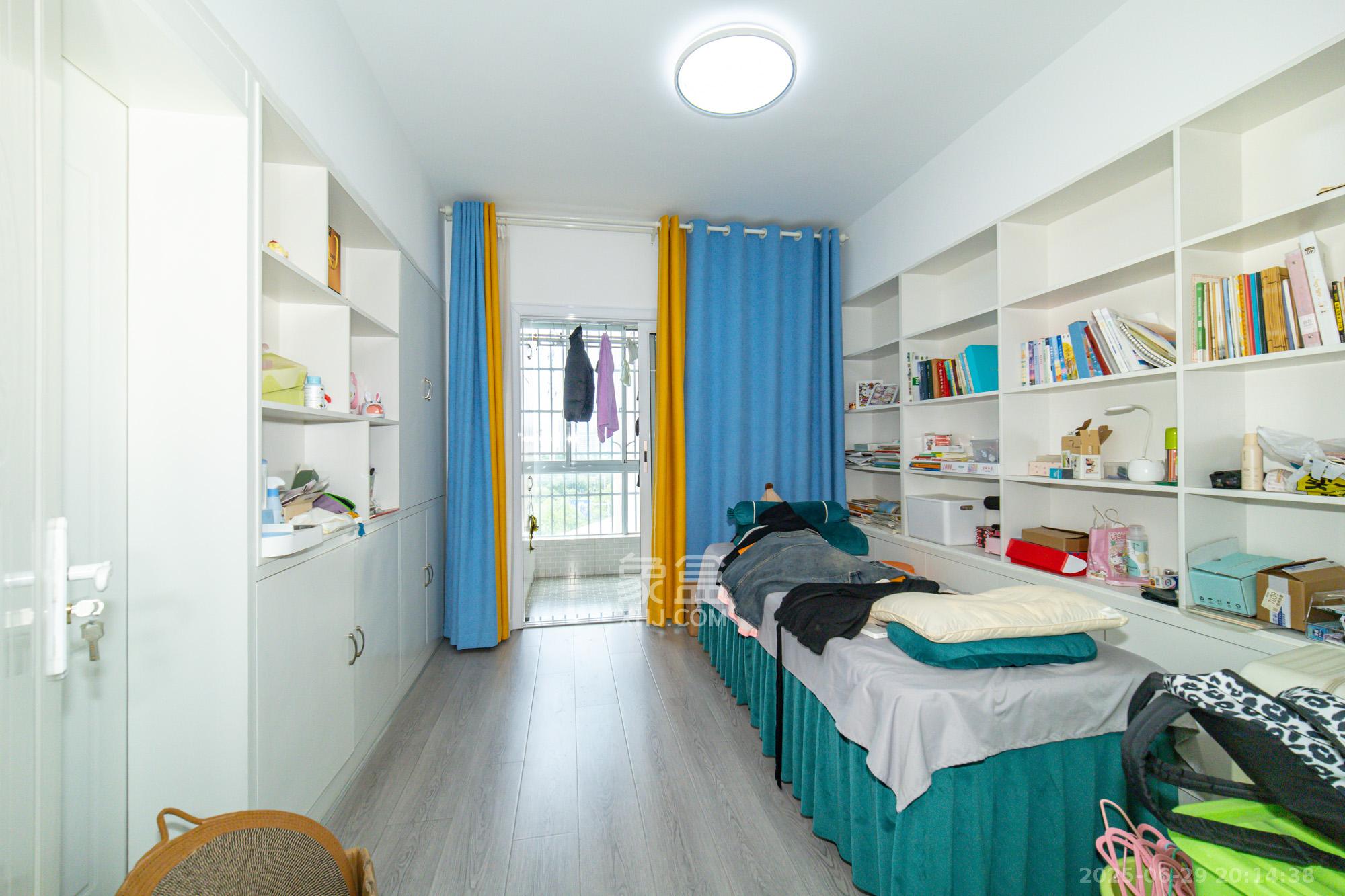 高林金三华邸  3室2厅2卫    65.0万 高林金三华邸  3室2厅2卫    65.0万卧室