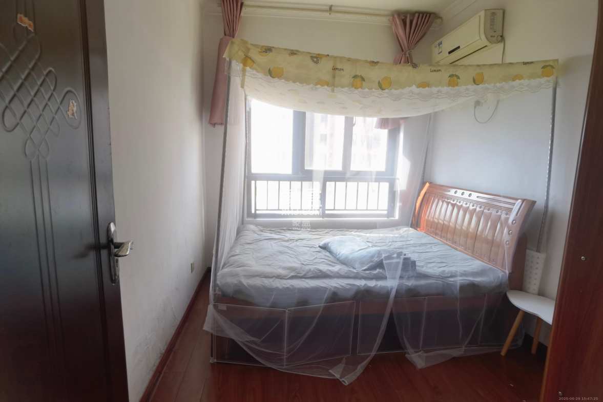 中信凯旋蓝岸(中信新城三期)  3室2厅1卫    1800.0元/月 中信凯旋蓝岸(中信新城三期)  3室2厅1卫    1800.0元/月室内图