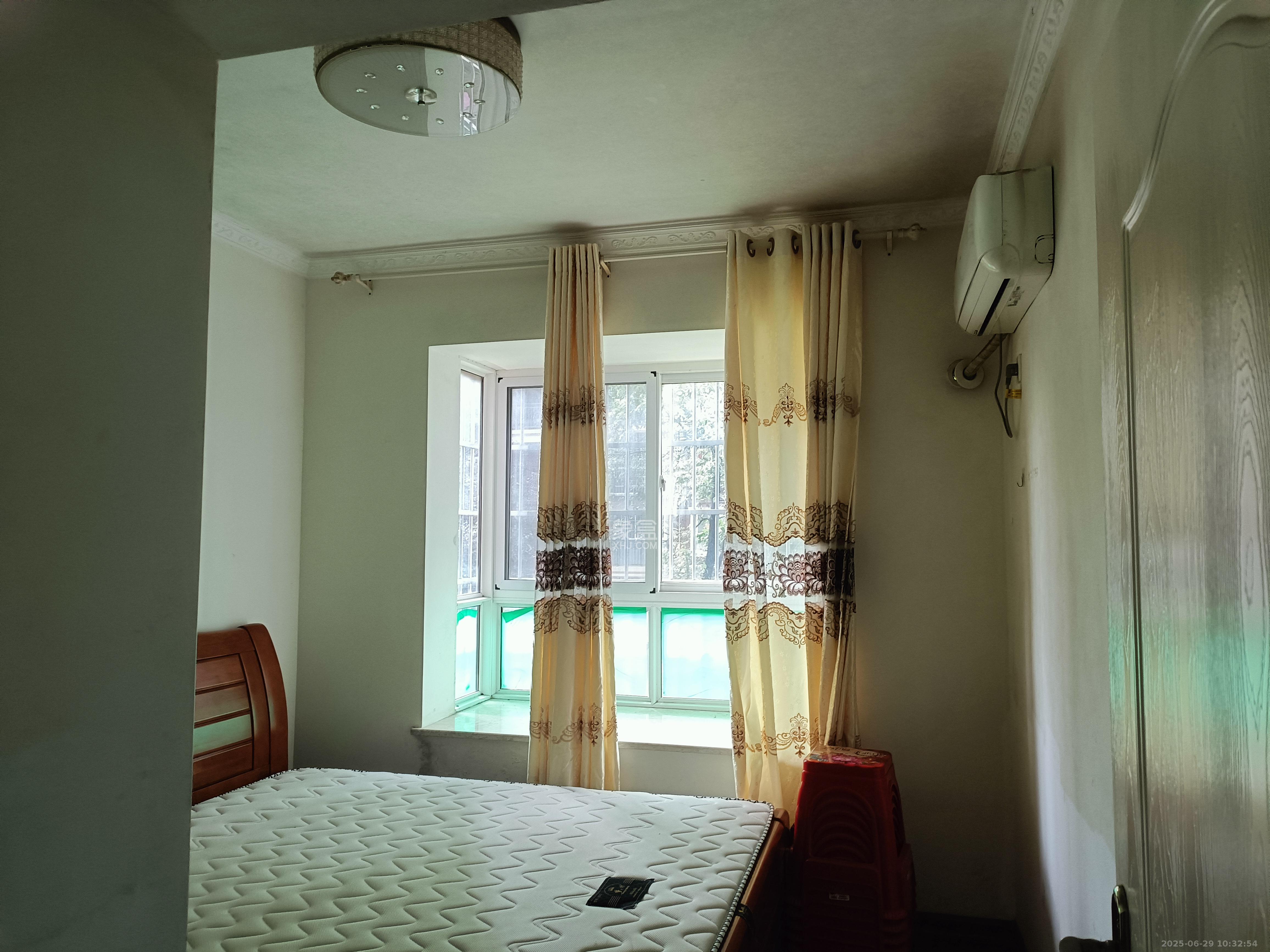 凯富漫城 3室2厅2卫 1550.0元/月 凯富漫城 3室2厅2卫 1550.0元/月室内图