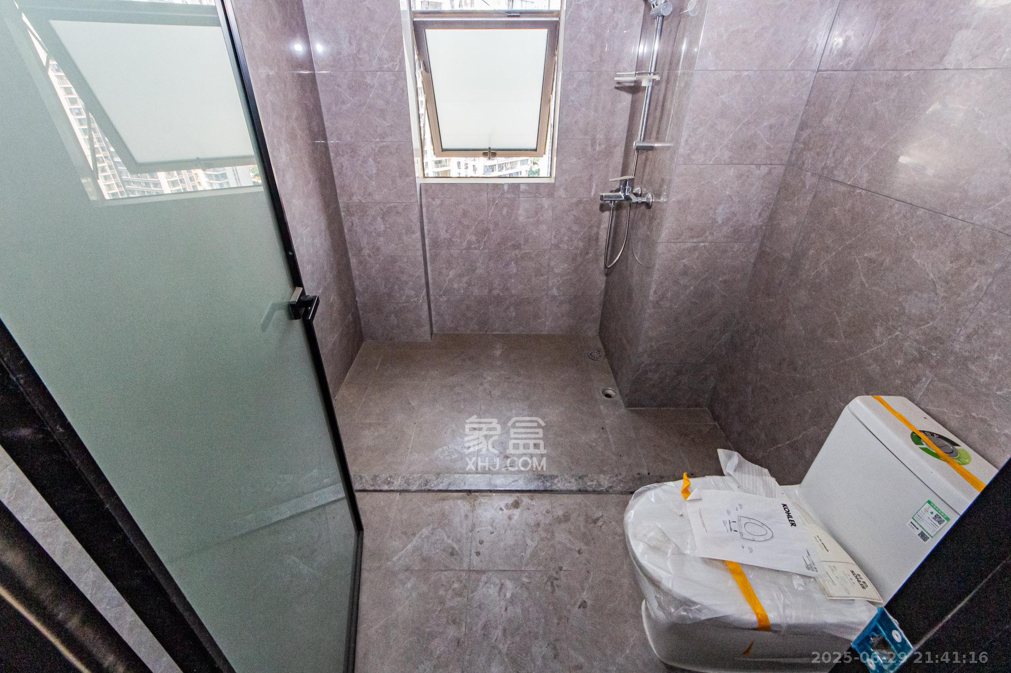 北辰瀚江府  4室2厅2卫   479.80万卫生间