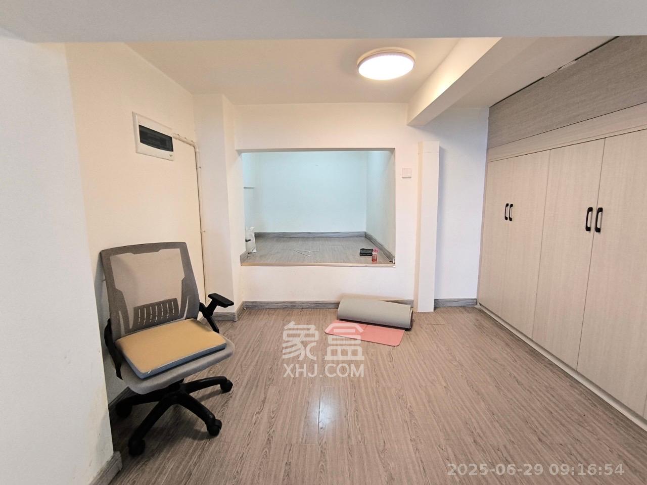 洋湖时代  1室1厅1卫   1650.00元/月室内图