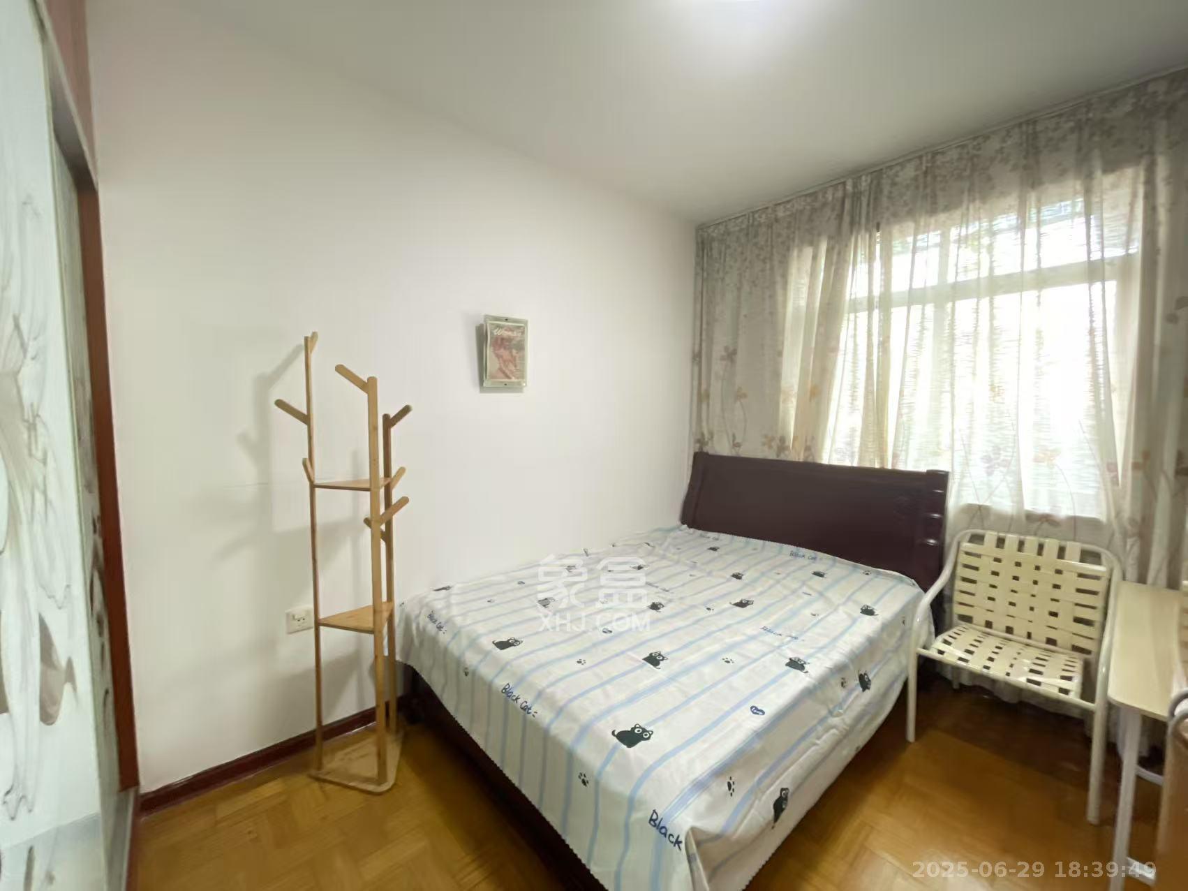 长监宿舍  2室1厅1卫    1400.0元/月 长监宿舍  2室1厅1卫    1400.0元/月室内图