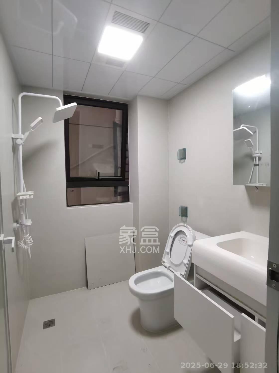 汉唐世家一期  3室2厅2卫    3000.0元/月 汉唐世家一期  3室2厅2卫    3000.0元/月室内图