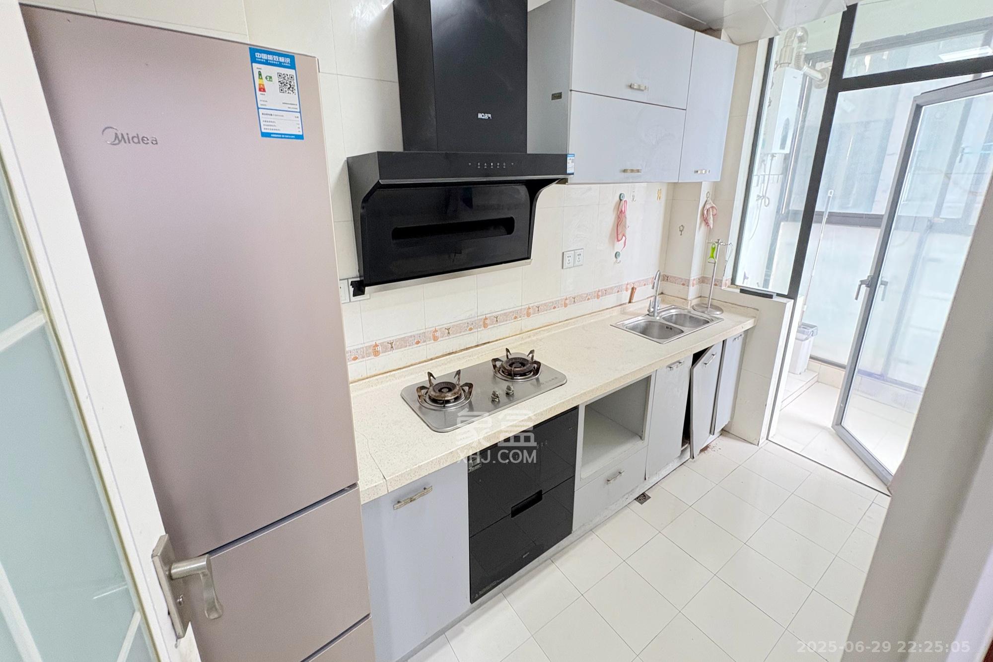 湘域中央  2室2厅1卫    113.0万厨房