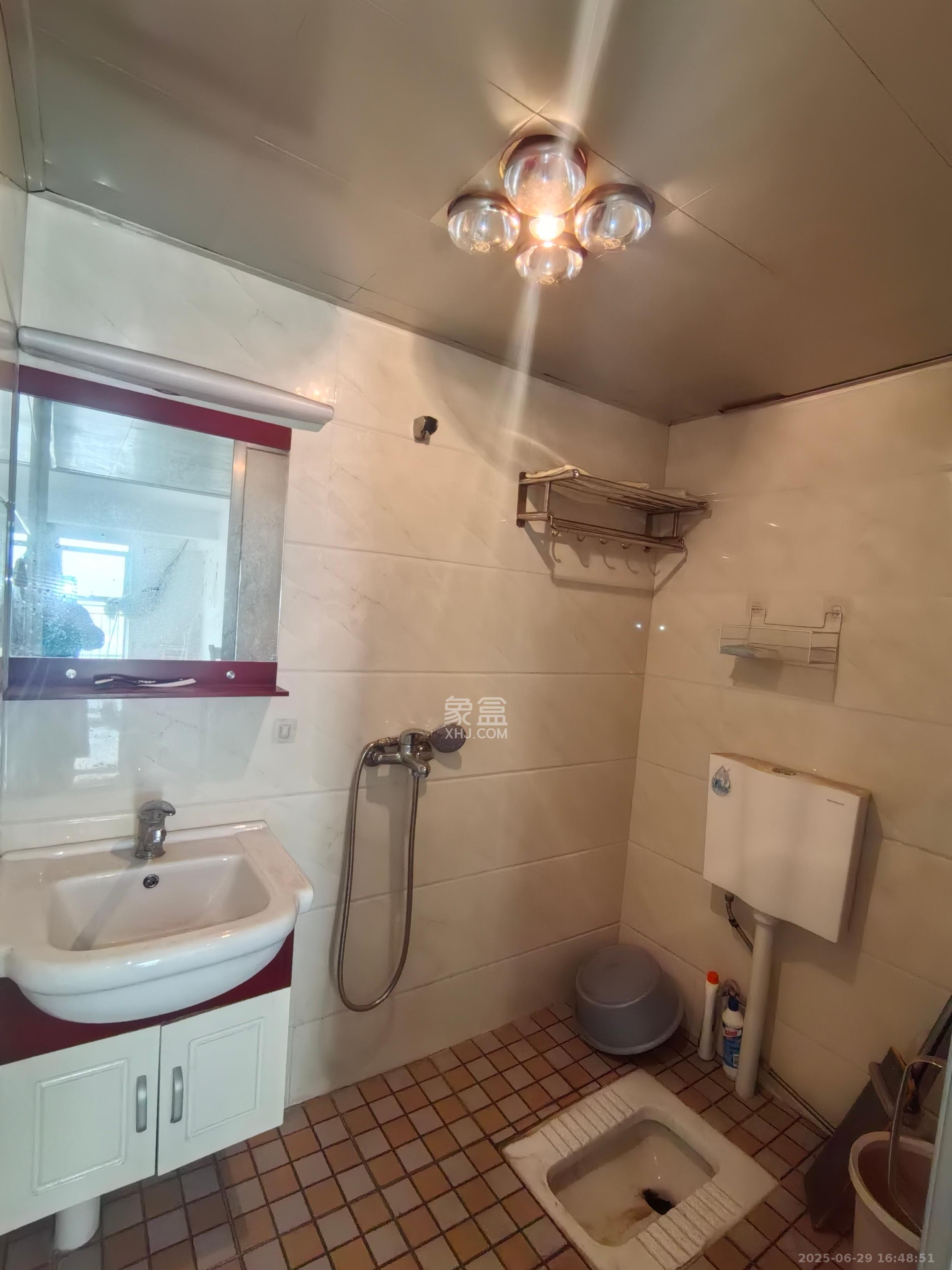 凯旋国际广场 2室1厅1卫 1100.0元/月 凯旋国际广场 2室1厅1卫 1100.0元/月室内图