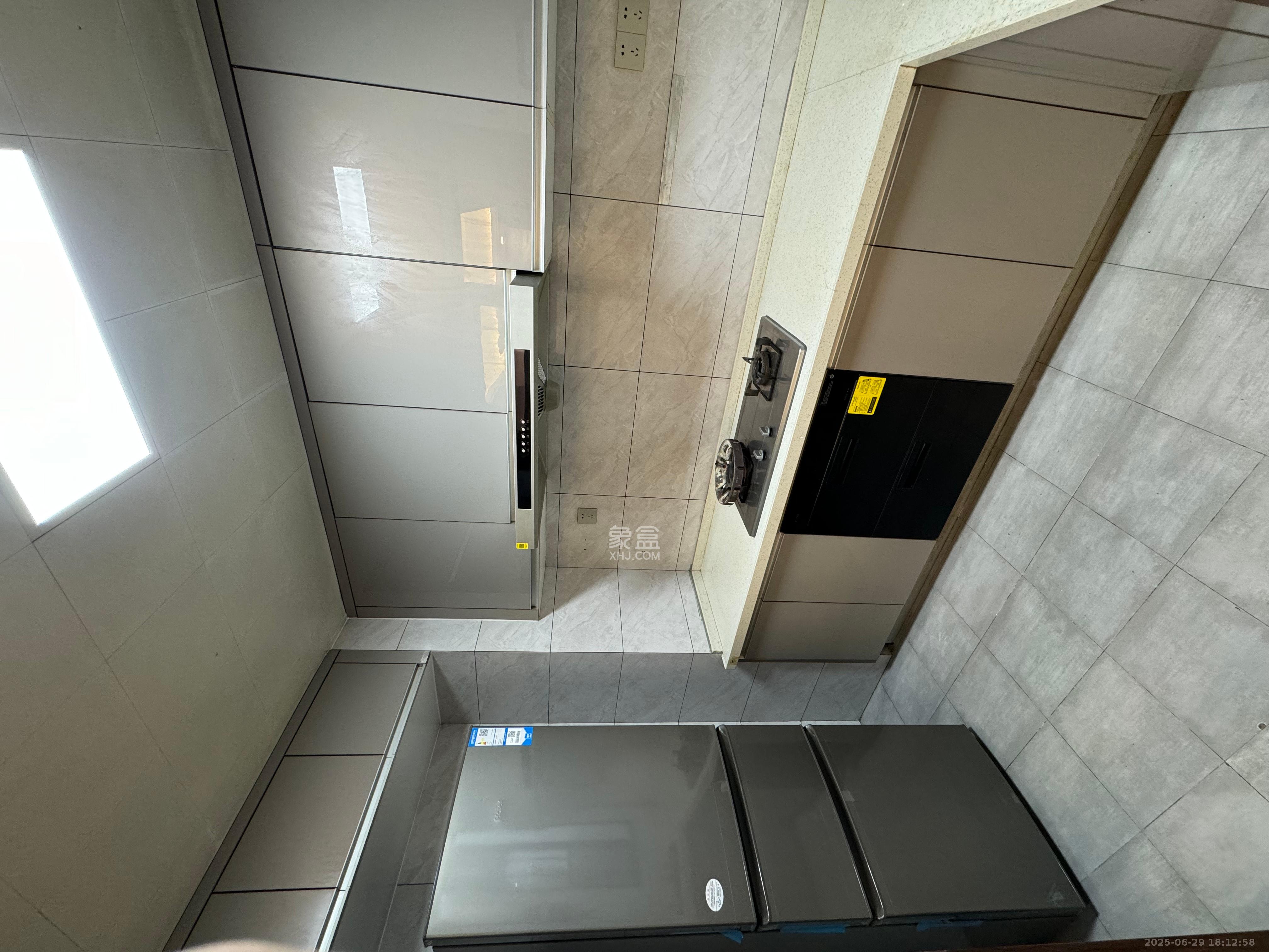 星城春晓  3室2厅2卫   2200.00元/月室内图