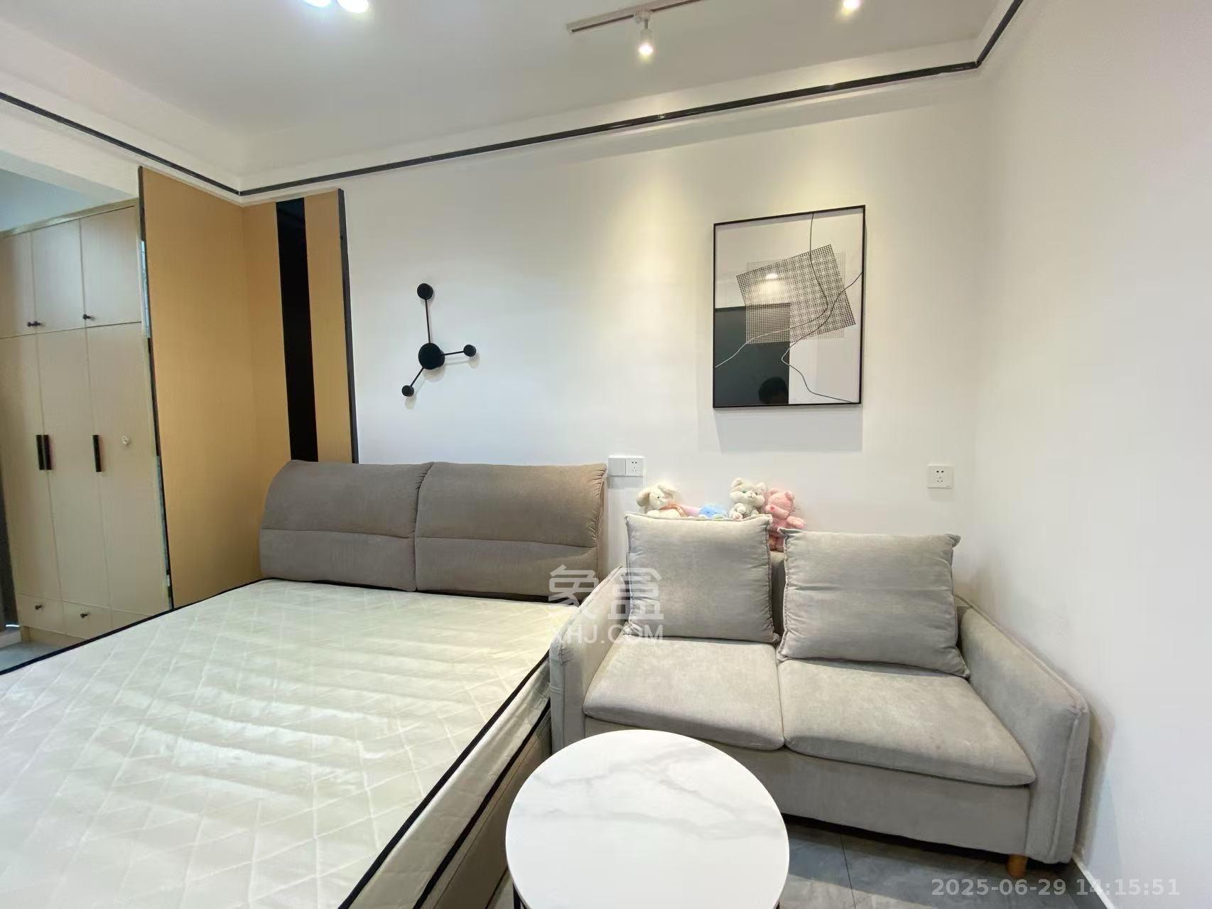 东盈商业广场(华泉城市广场)  1室1厅1卫    1800.0元/月 东盈商业广场(华泉城市广场)  1室1厅1卫    1800.0元/月室内图