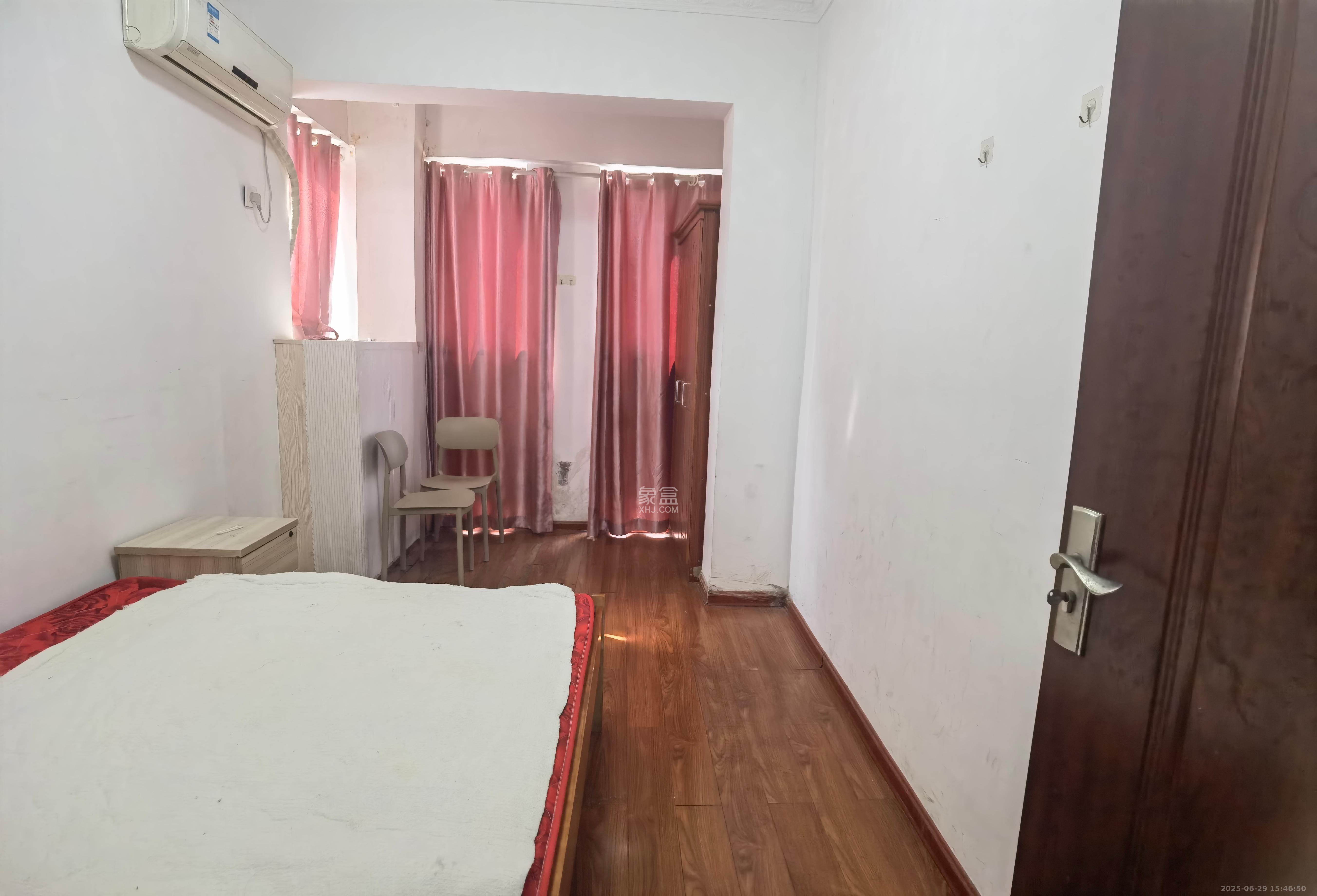 中信凯旋蓝岸(中信新城三期)  3室2厅1卫    1800.0元/月 中信凯旋蓝岸(中信新城三期)  3室2厅1卫    1800.0元/月室内图