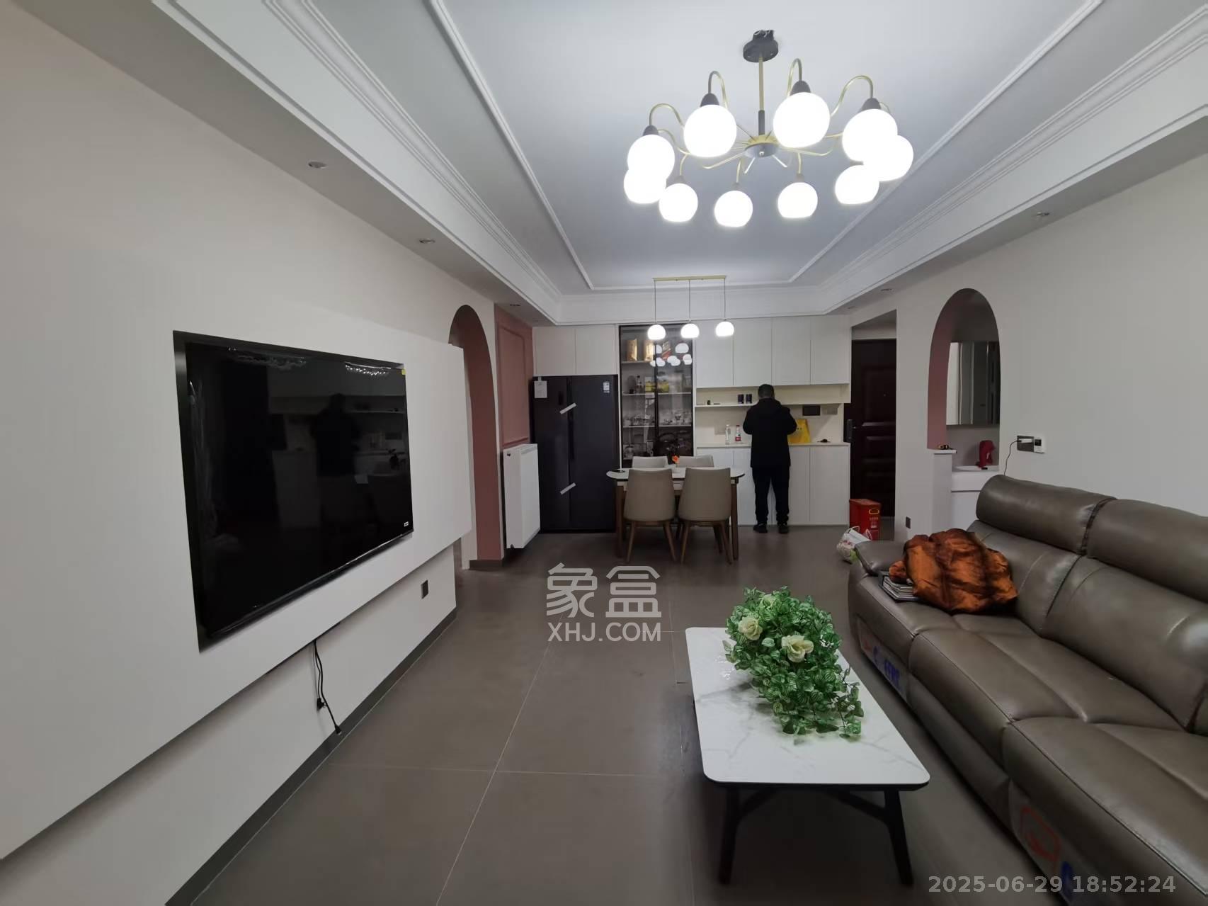 汉唐世家一期  3室2厅2卫    3000.0元/月 汉唐世家一期  3室2厅2卫    3000.0元/月室内图