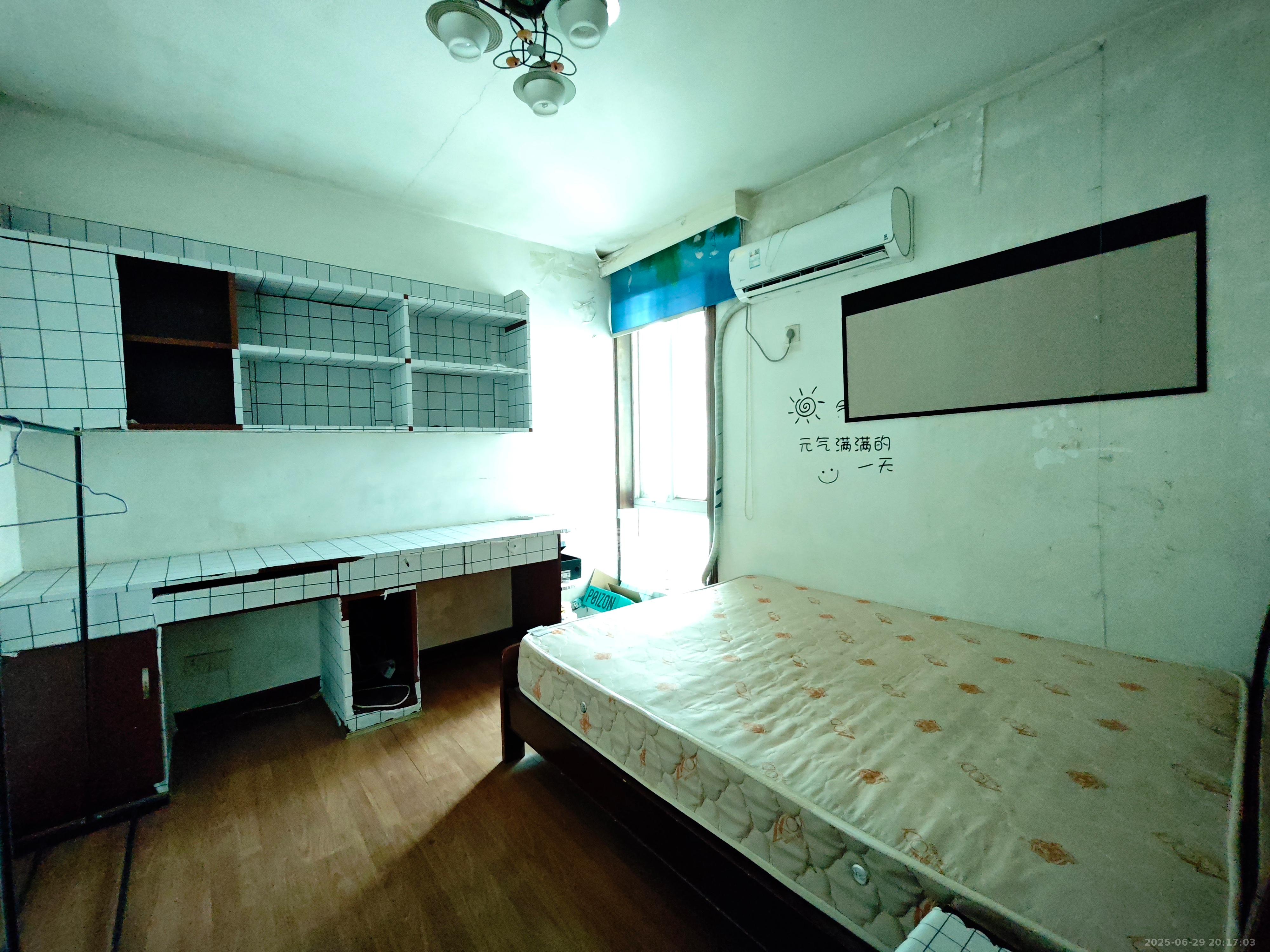 恩瑞麓山名园(龙王港小区) 2室2厅1卫 1800.0元/月 恩瑞麓山名园(龙王港小区) 2室2厅1卫 1800.0元/月室内图