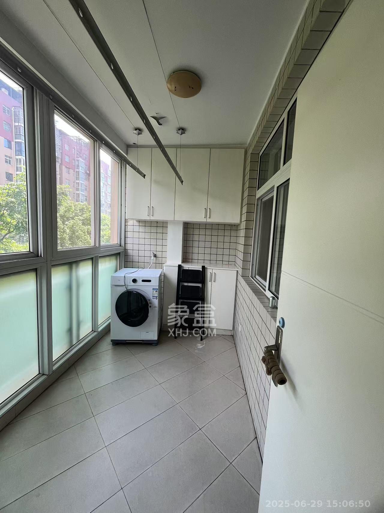 阳光嘉园  3室2厅2卫    2988.0元/月 阳光嘉园  3室2厅2卫    2988.0元/月室内图