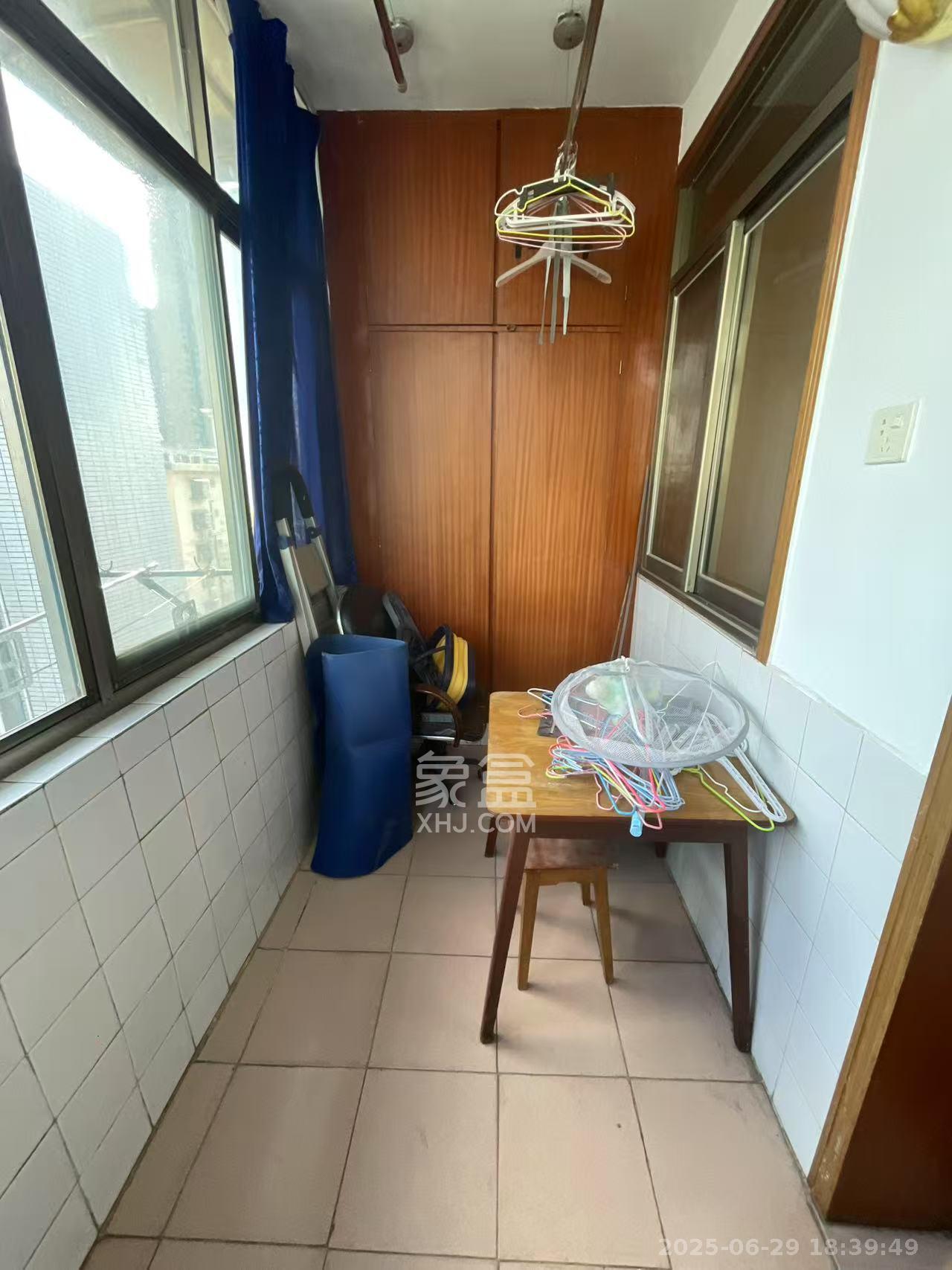 长监宿舍  2室1厅1卫    1400.0元/月 长监宿舍  2室1厅1卫    1400.0元/月室内图