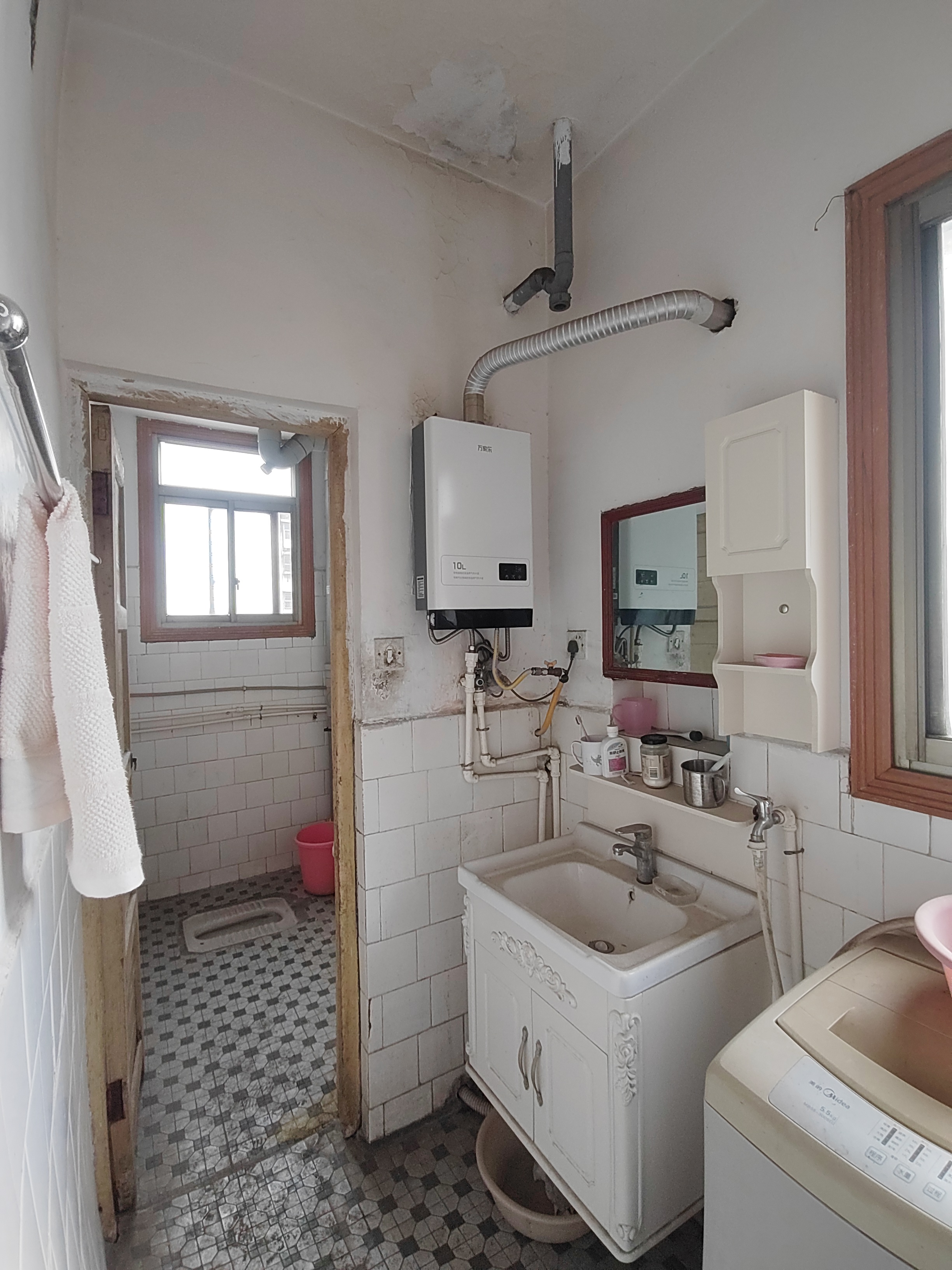 粮运建材市场  3室2厅1卫    850.0元/月 粮运建材市场  3室2厅1卫    850.0元/月室内图