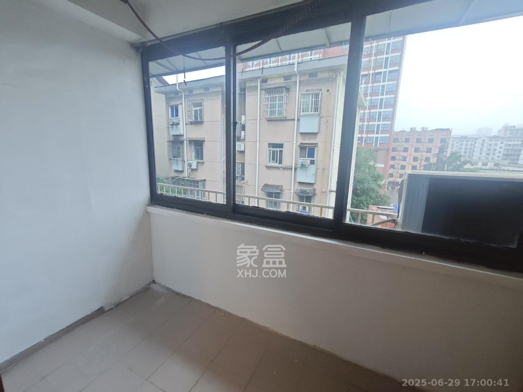 城建学院(古堆山城建学校宿舍) 2室1厅1卫 1400.0元/月 城建学院(古堆山城建学校宿舍) 2室1厅1卫 1400.0元/月室内图