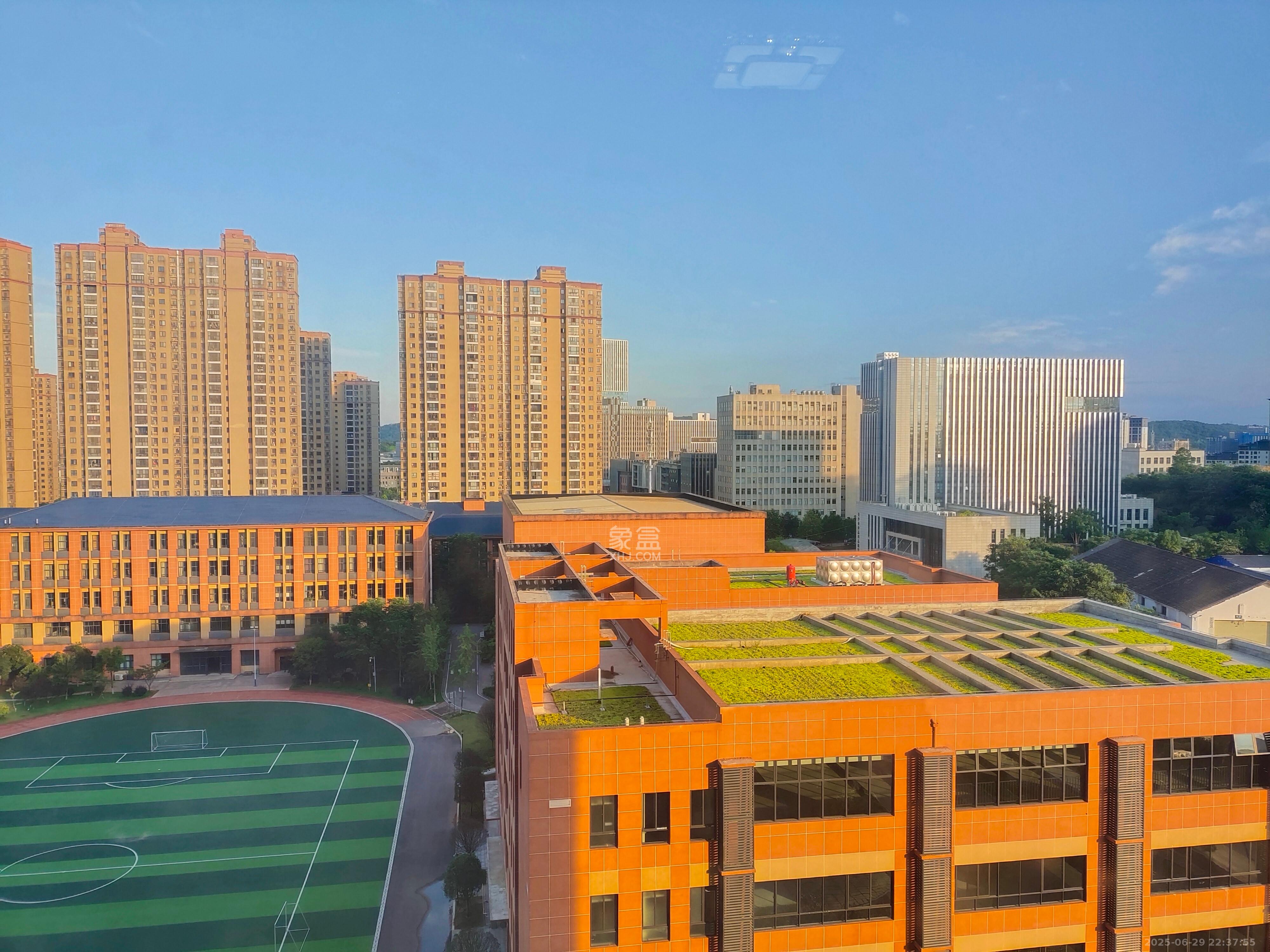学士翰林苑  4室2厅2卫   2100.00元/月室内图