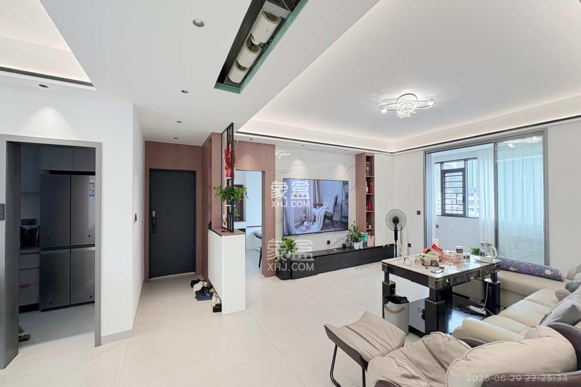 三角花园星城 3室2厅2卫 238.0万 三角花园星城 3室2厅2卫 238.0万客厅