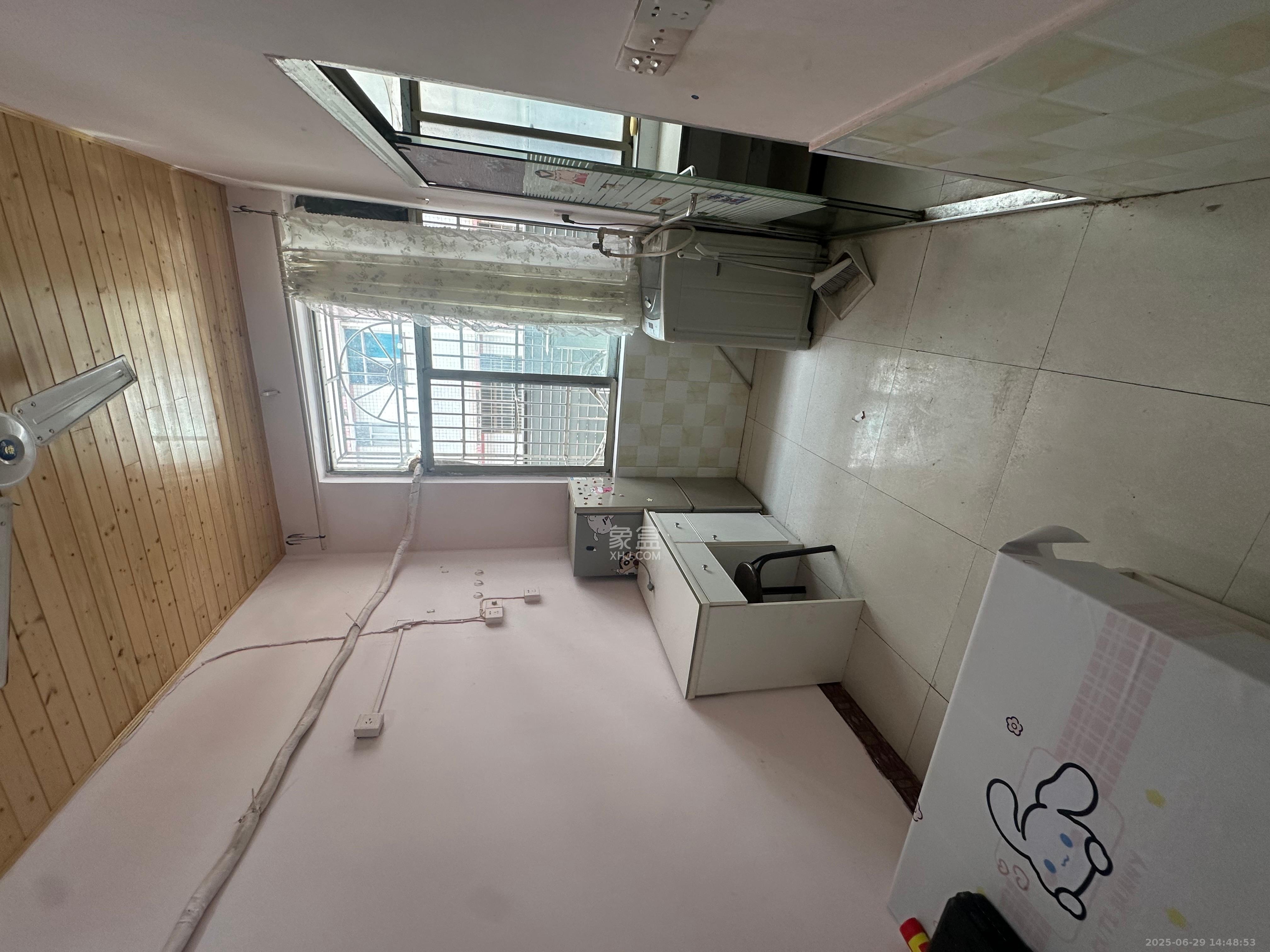 众鑫建材市场（长沙县星沙镇皮具市场）  1室1厅1卫   700.00元/月
