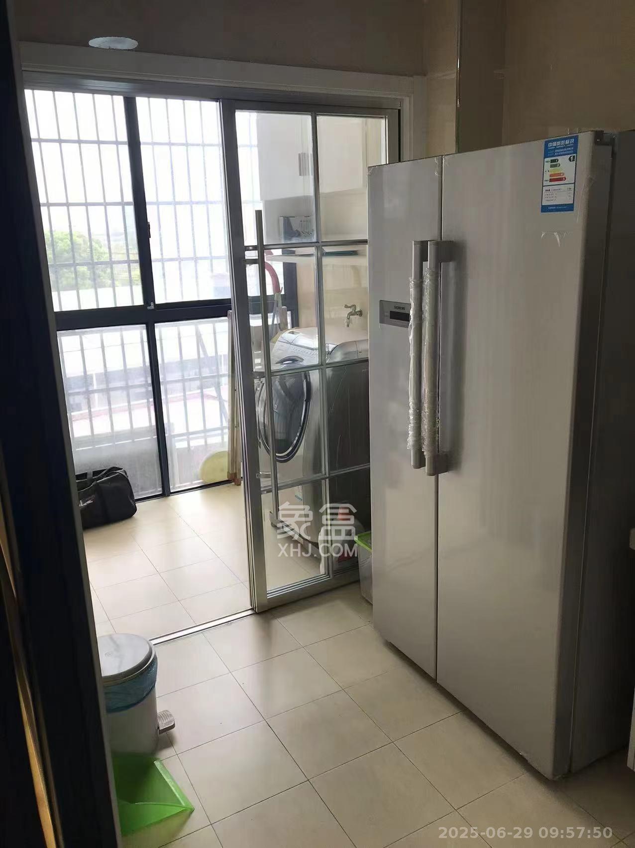 辉煌国际城一期  2室2厅1卫    2600.0元/月室内图