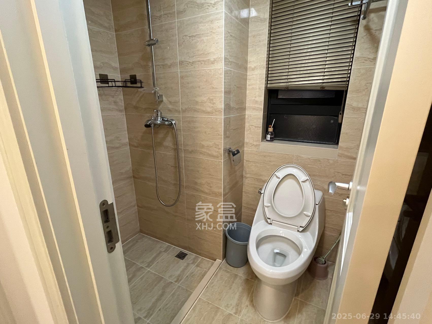 万科魅力之城观澜里 3室2厅2卫 2600.0元/月 万科魅力之城观澜里 3室2厅2卫 2600.0元/月室内图