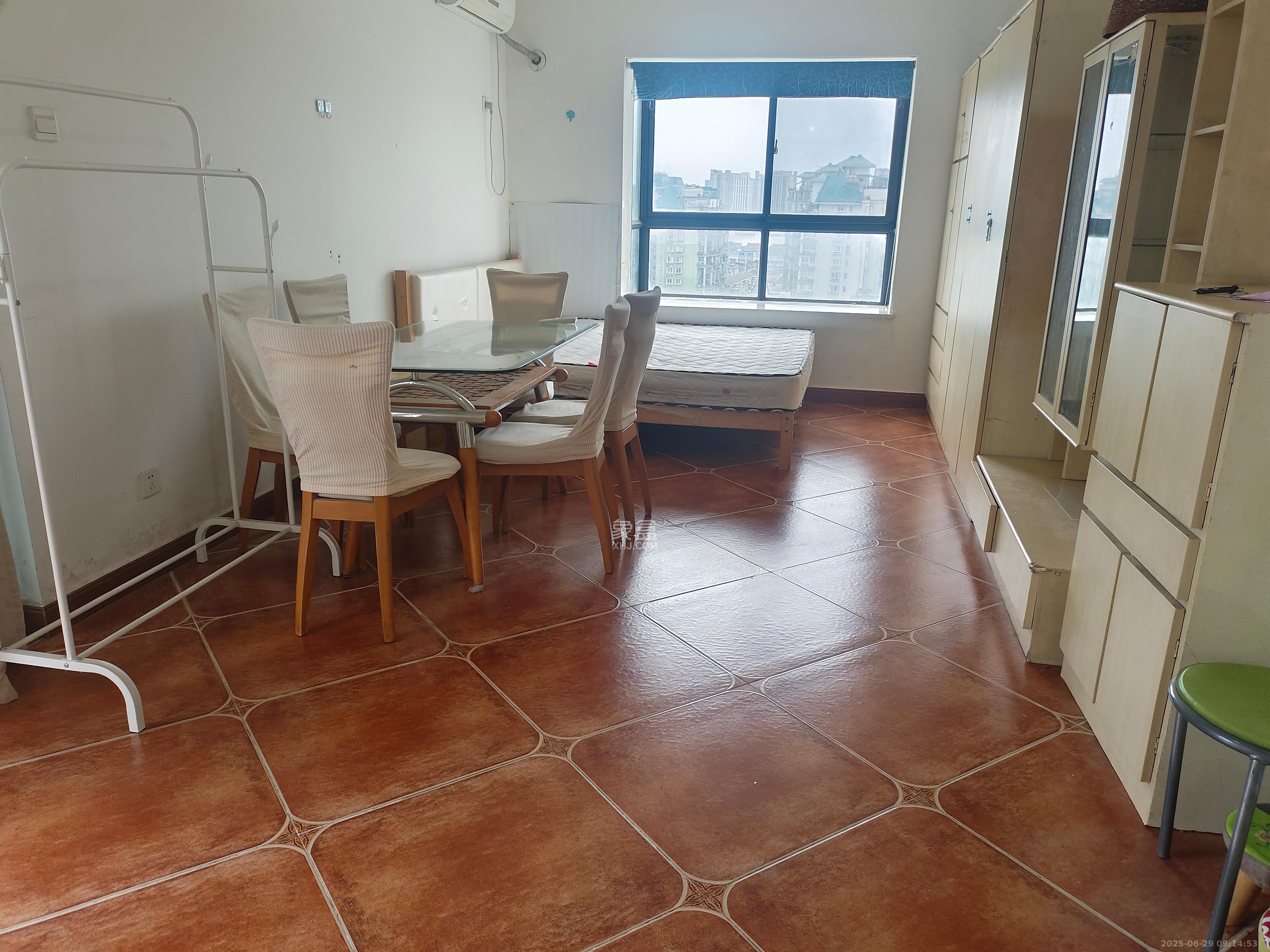 曙光领峰(曙光家园)  1室1厅1卫    1600.0元/月 曙光领峰(曙光家园)  1室1厅1卫    1600.0元/月