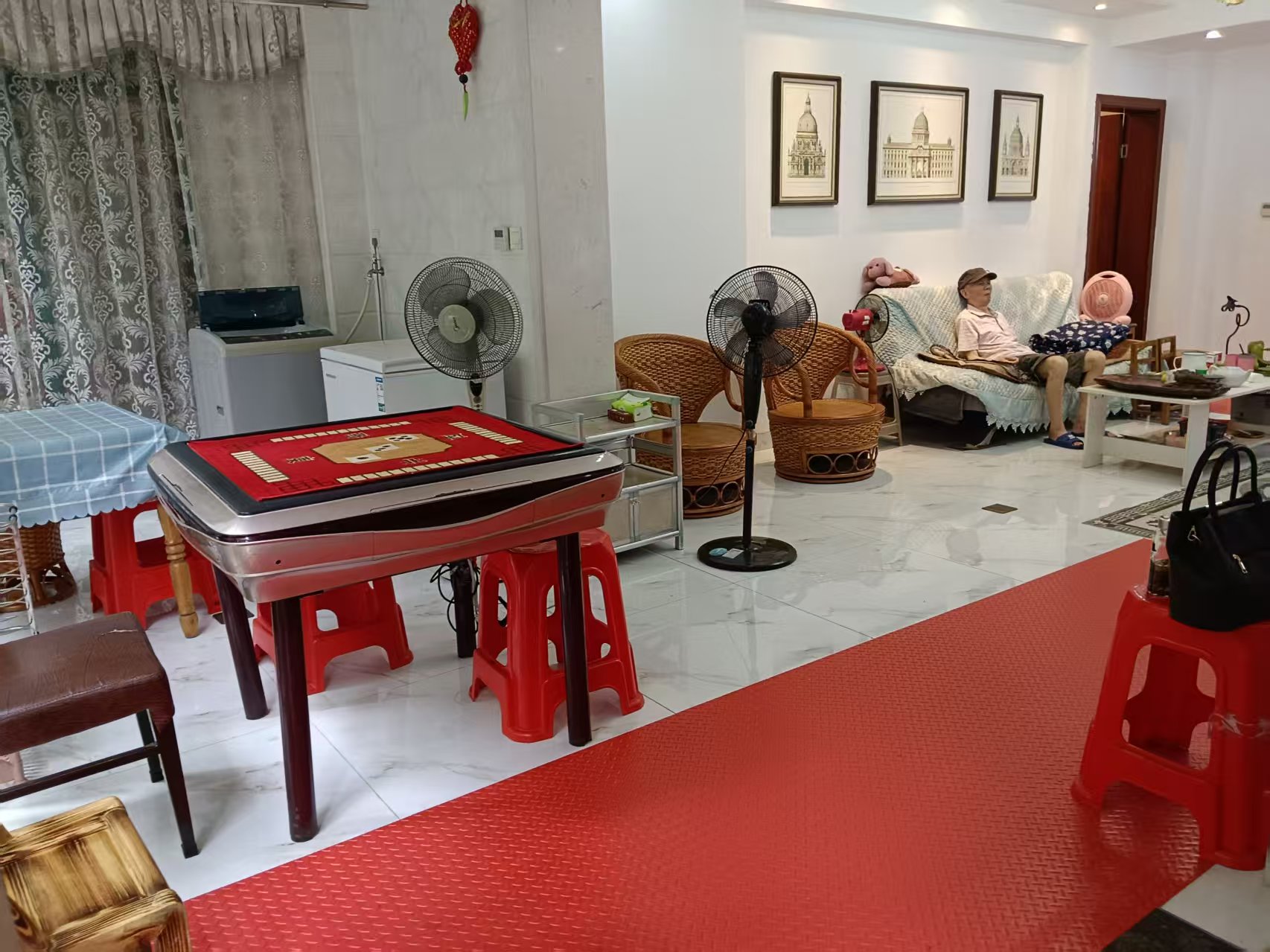 兰贵园 3室2厅2卫 2500.0元/月 兰贵园 3室2厅2卫 2500.0元/月室内图