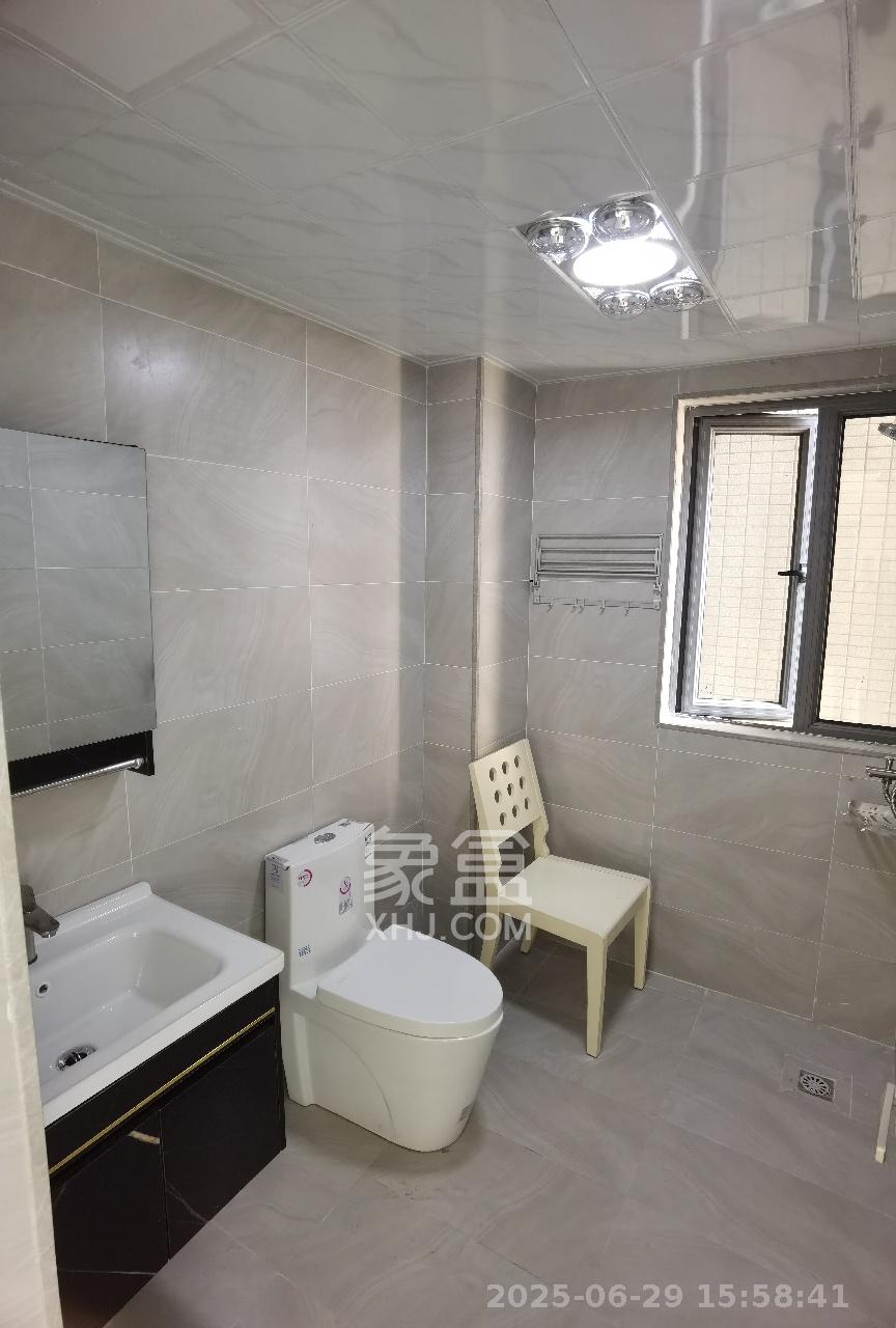 八方小区C区 3室2厅2卫 4200.0元/月 八方小区C区 3室2厅2卫 4200.0元/月室内图