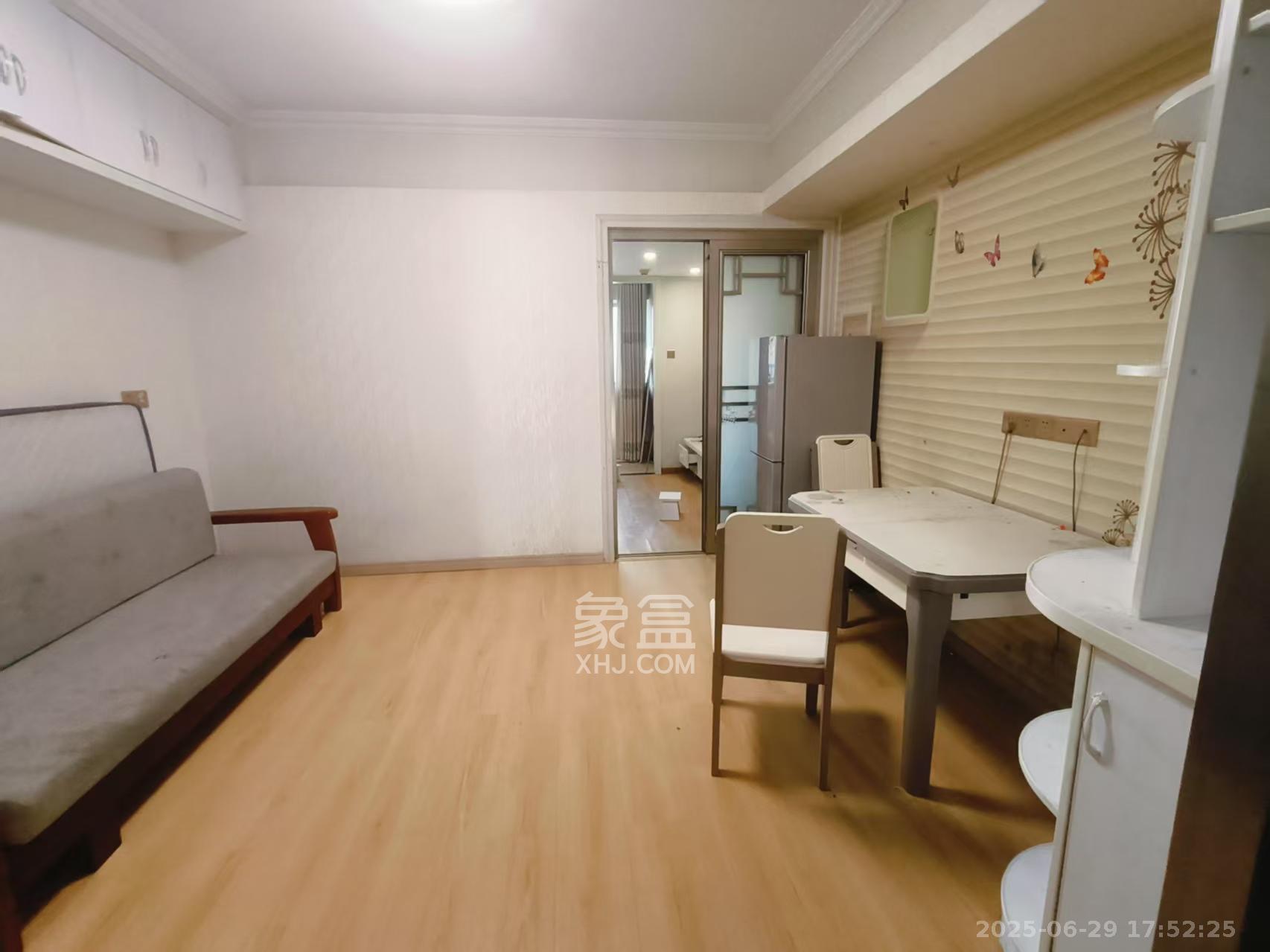 南庭城果   50.0㎡     1500.00元/月室内图