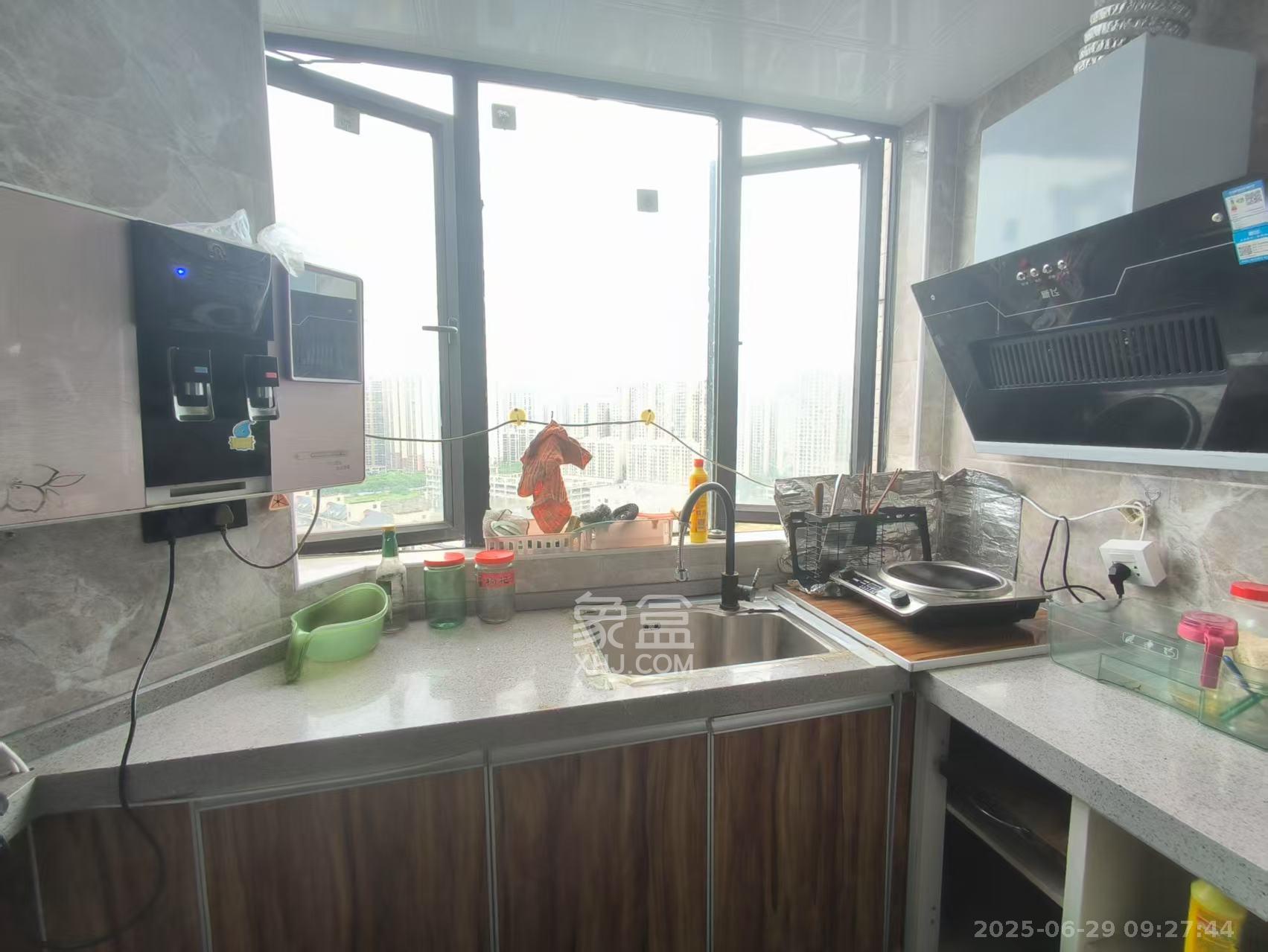 金域华府 1室1厅2卫 950.00元/月 金域华府 1室1厅2卫 950.00元/月室内图