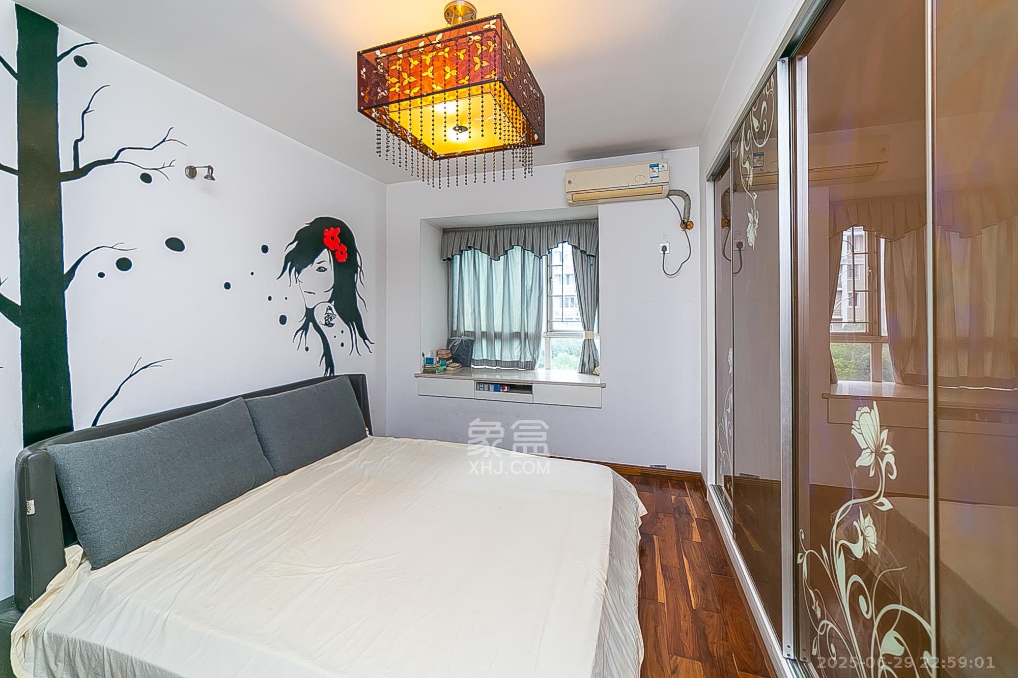 天鸿天府(天鸿中央大院)  3室2厅2卫    95.0万 天鸿天府(天鸿中央大院)  3室2厅2卫    95.0万卧室