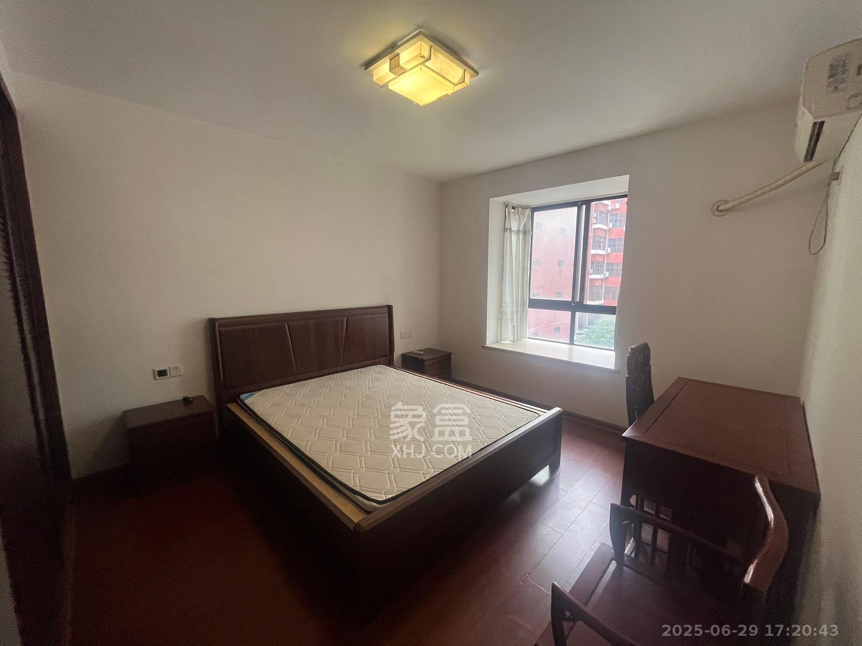 三江花中城  2室2厅1卫    2400.0元/月室内图