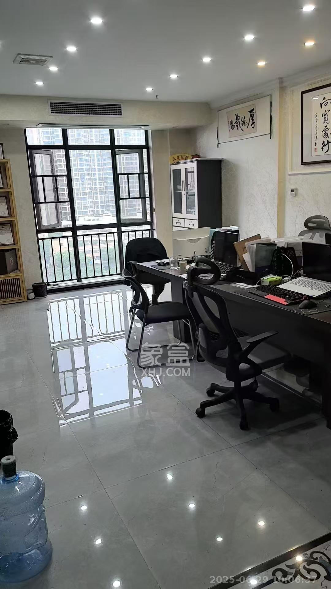 叠彩兰亭 2室2厅1卫 3400.0元/月 叠彩兰亭 2室2厅1卫 3400.0元/月室内图