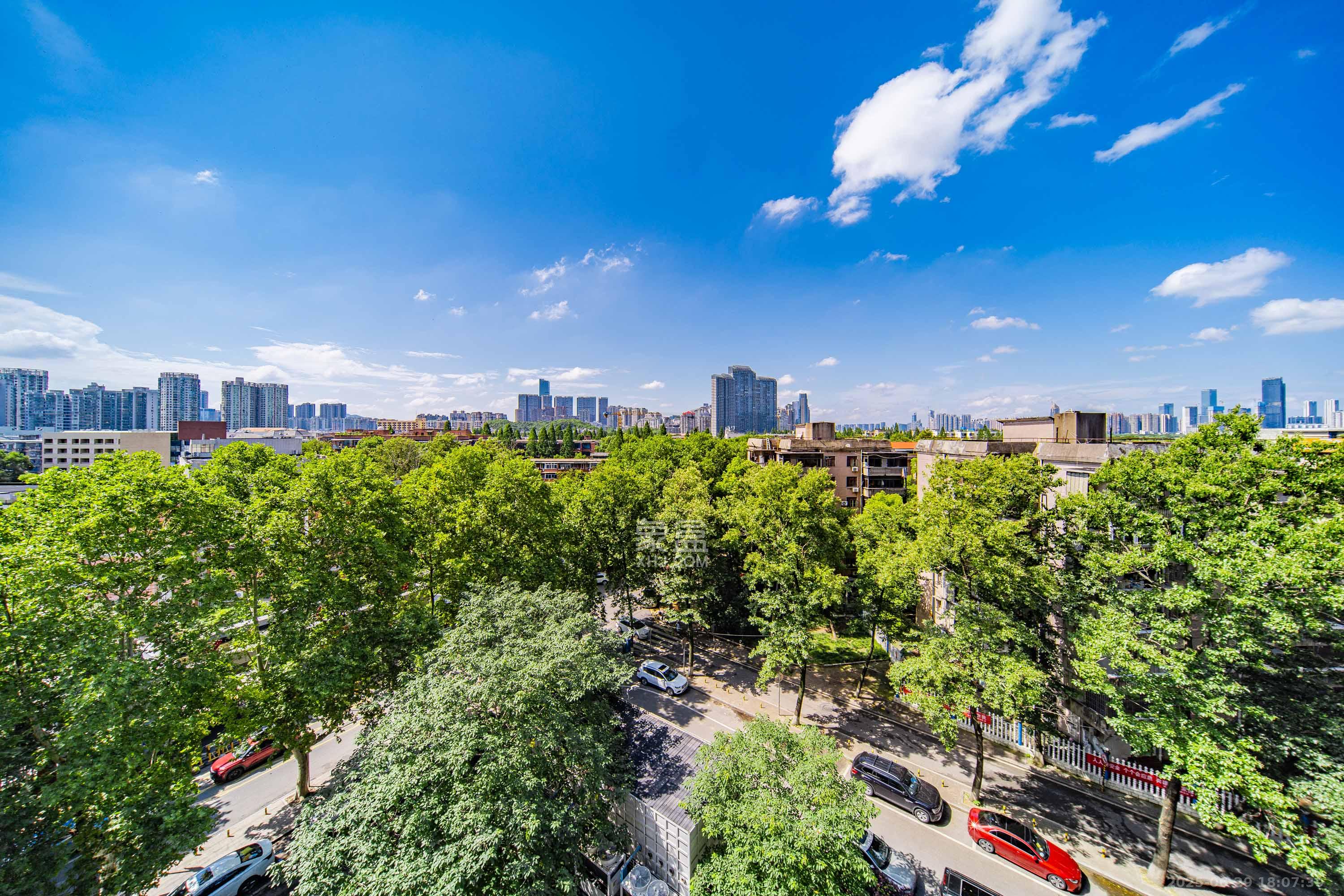 岳麓现代城 3室2厅2卫 190.0万 岳麓现代城 3室2厅2卫 190.0万其他