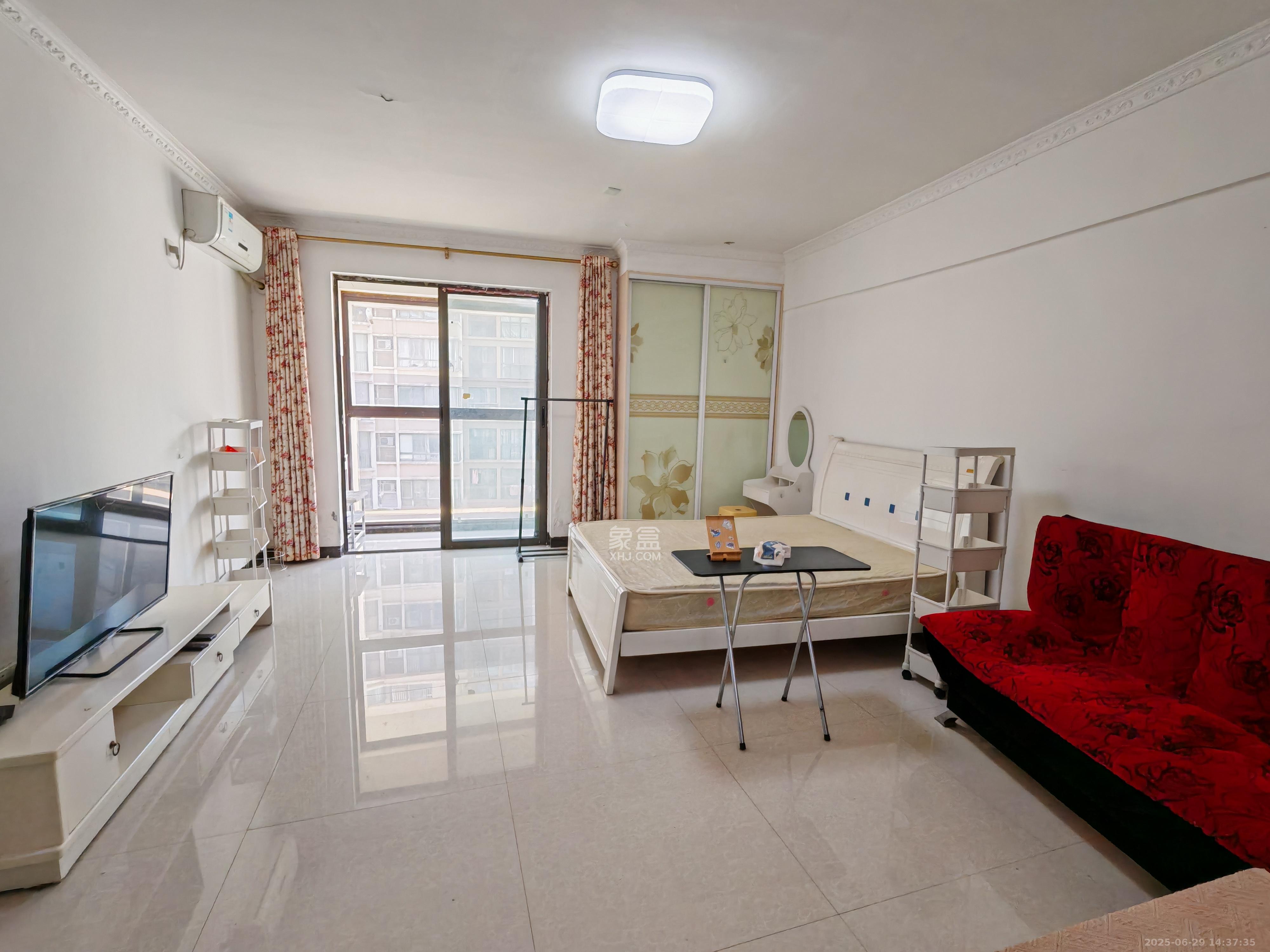 钱隆樽品(一、二、三期)  1室1厅1卫    1300.0元/月 钱隆樽品(一、二、三期)  1室1厅1卫    1300.0元/月室内图