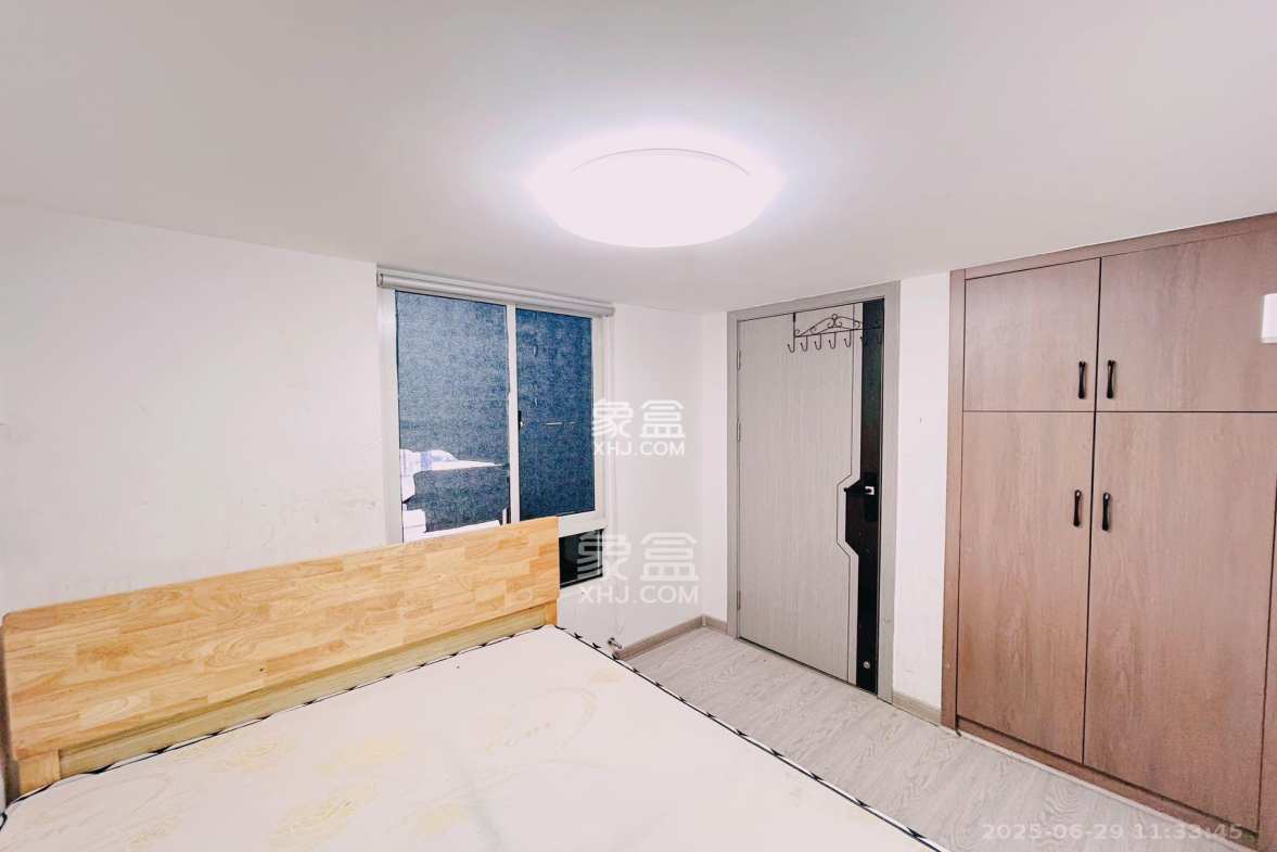 荣盛花语书苑  2室1厅1卫    1950.0元/月 荣盛花语书苑  2室1厅1卫    1950.0元/月室内图