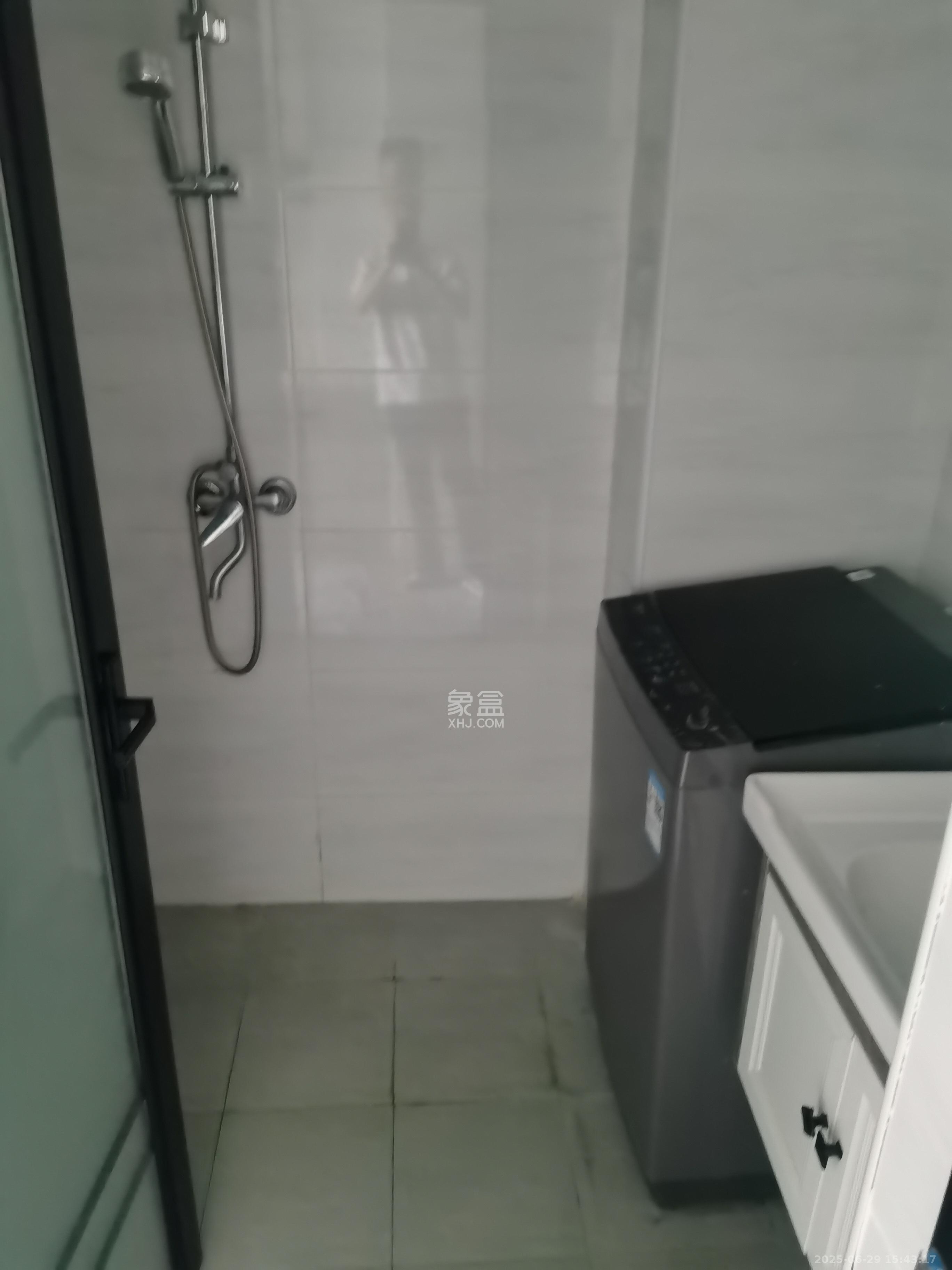 万润时光里  1室1厅1卫   1750.00元/月室内图