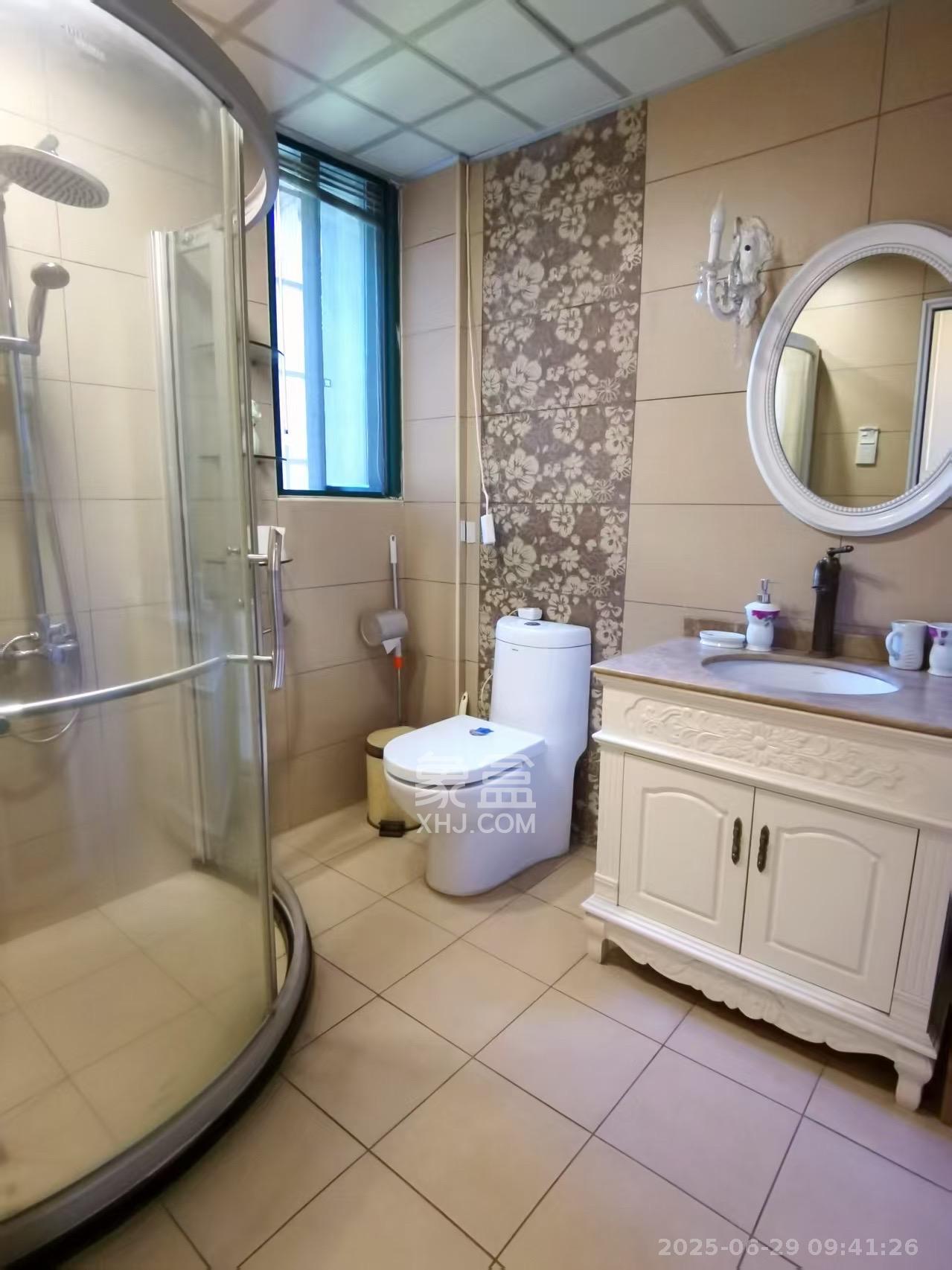 兴泰公寓  4室2厅1卫    3000.0元/月 兴泰公寓  4室2厅1卫    3000.0元/月室内图