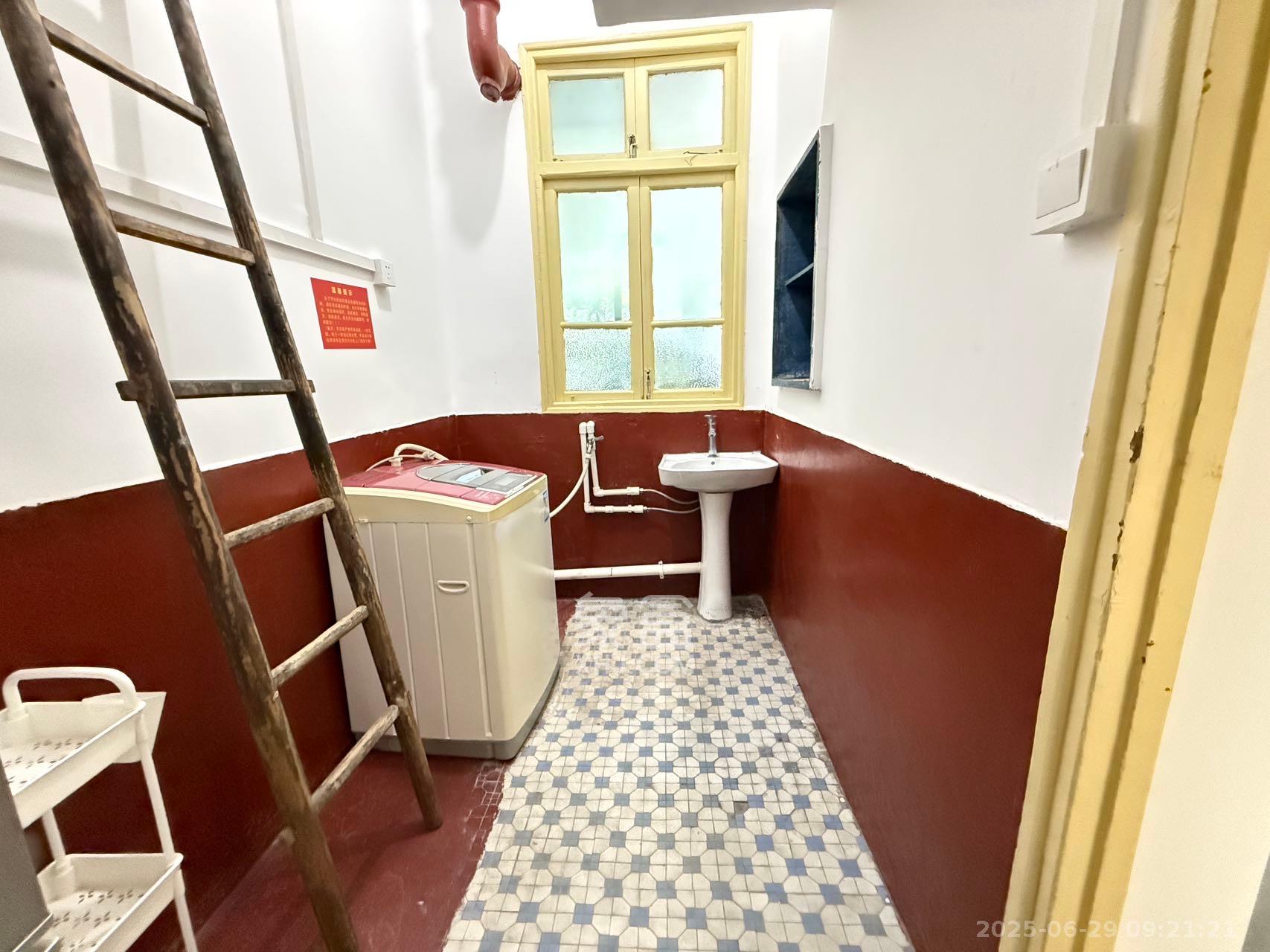 水泵厂宿舍  2室1厅1卫   1400.00元/月室内图