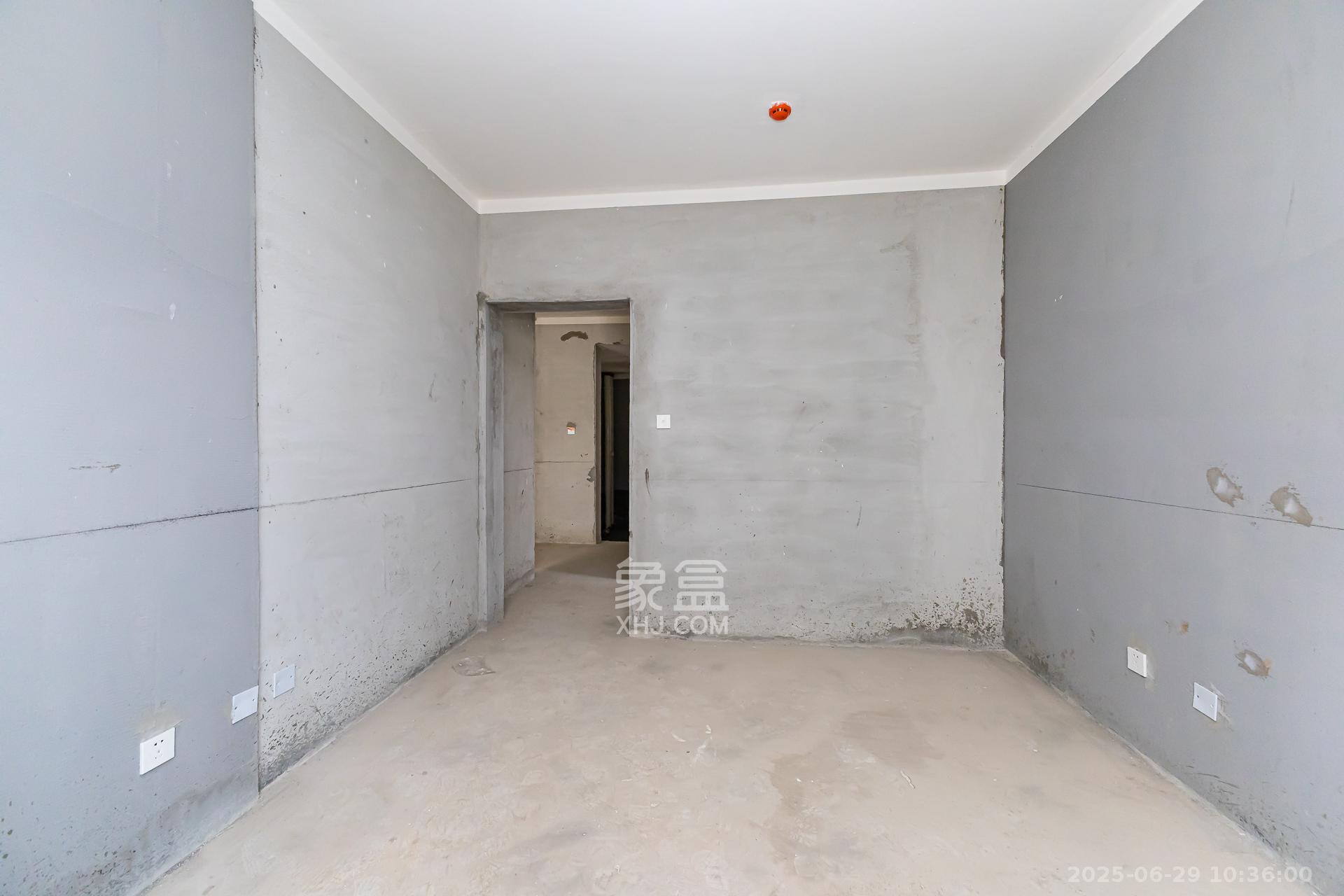 明发阅江悦府  33室2厅2卫   67.00万卧室