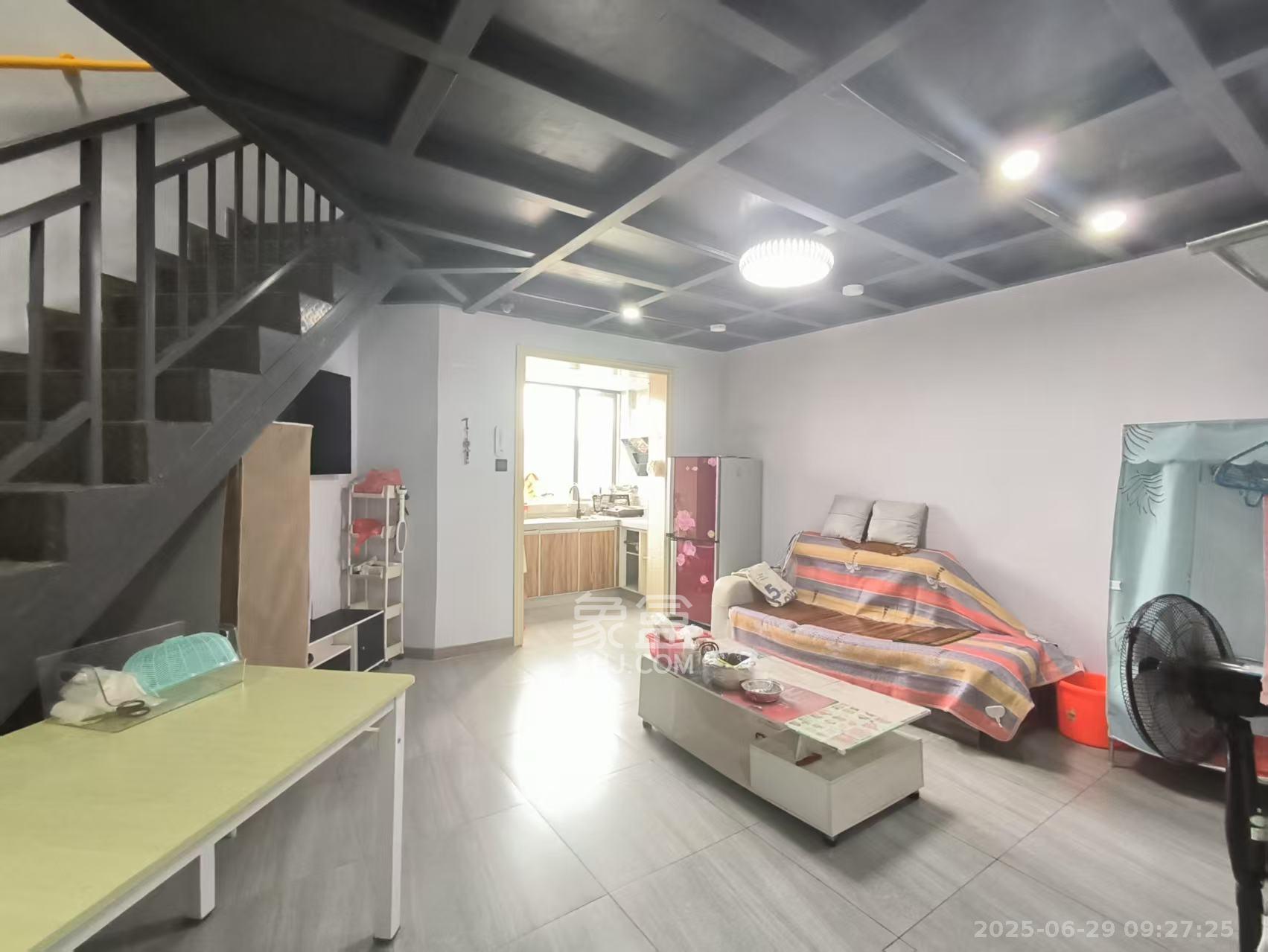 金域华府 1室1厅2卫 950.00元/月 金域华府 1室1厅2卫 950.00元/月室内图