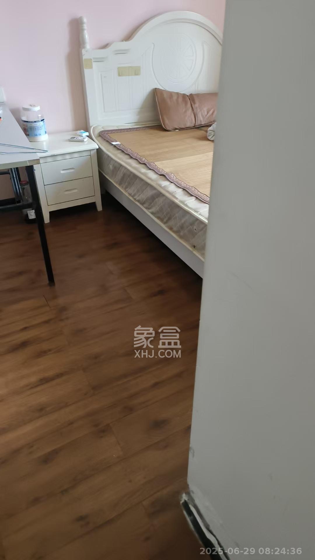 汇金城/嘉华城(二期、三期) 1室2厅1卫 2400.0元/月 汇金城/嘉华城(二期、三期) 1室2厅1卫 2400.0元/月室内图