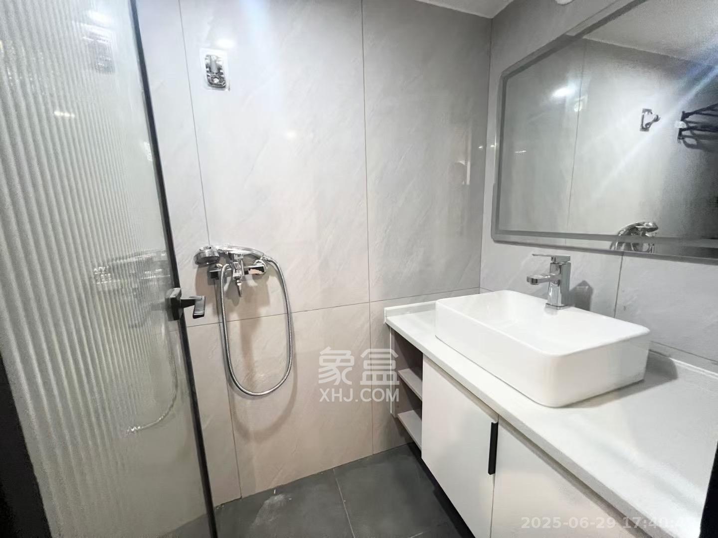 金地中交麓谷香颂(金地中交雅苑)  1室1厅1卫    1400.0元/月 金地中交麓谷香颂(金地中交雅苑)  1室1厅1卫    1400.0元/月室内图