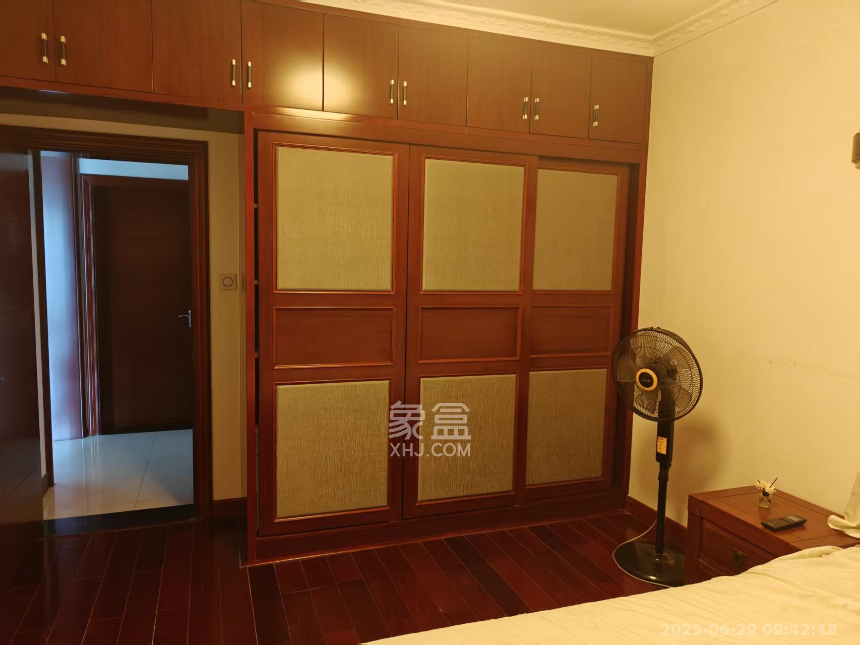 中建麓山和苑  3室2厅1卫    1800.0元/月室内图