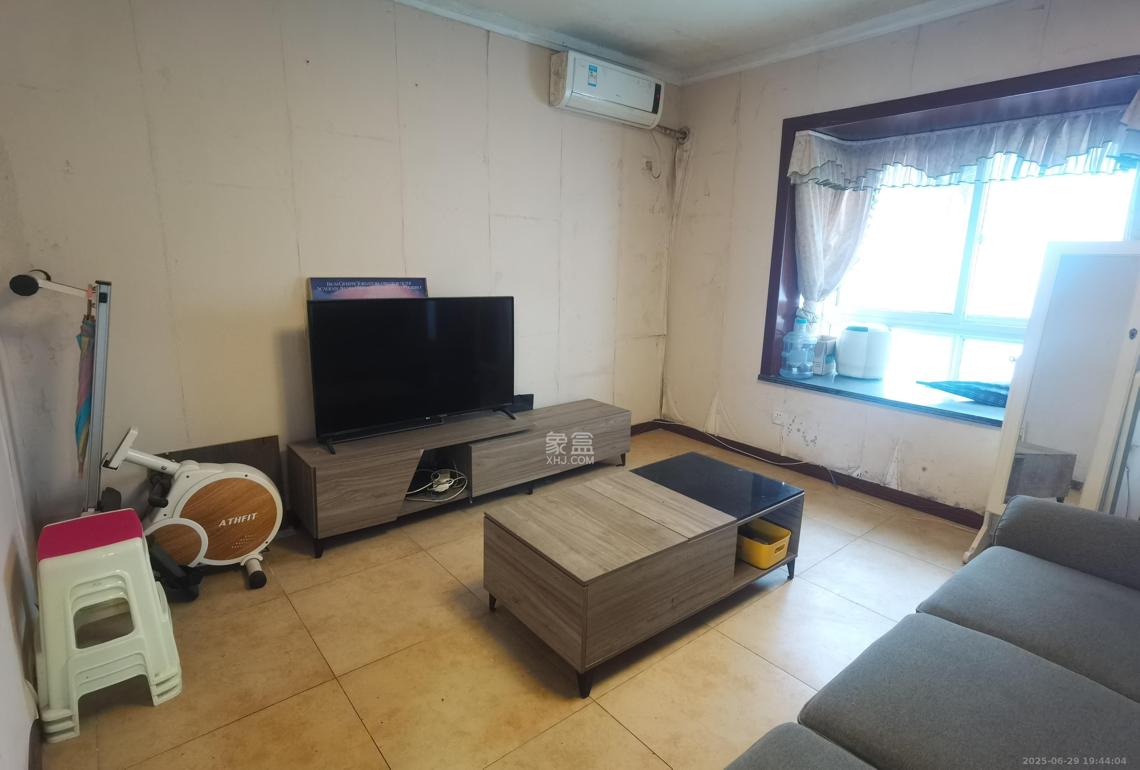 晶华美地  2室1厅1卫   1400.00元/月室内图