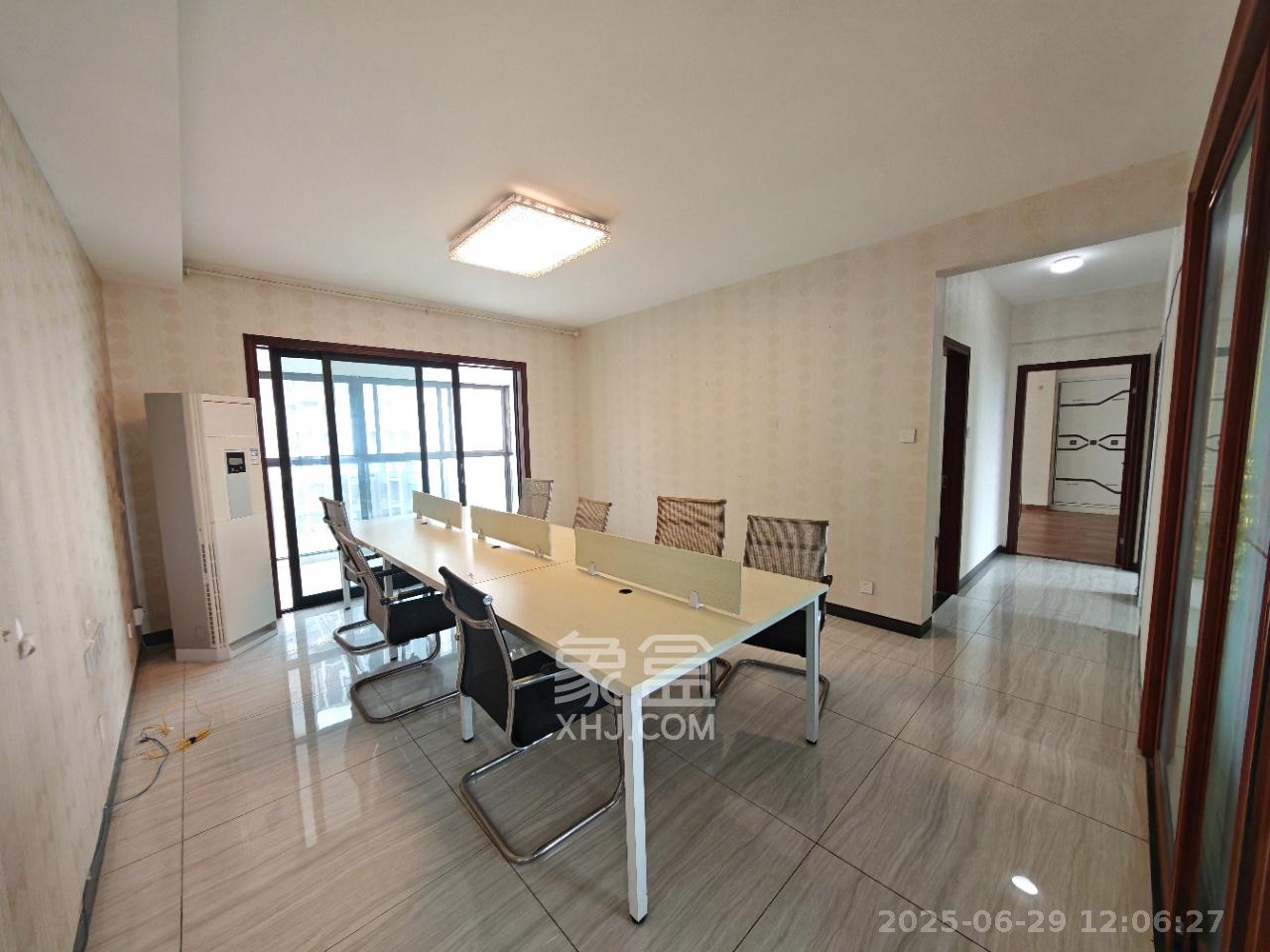 达美D6区 4室2厅2卫 3000.0元/月 达美D6区 4室2厅2卫 3000.0元/月室内图