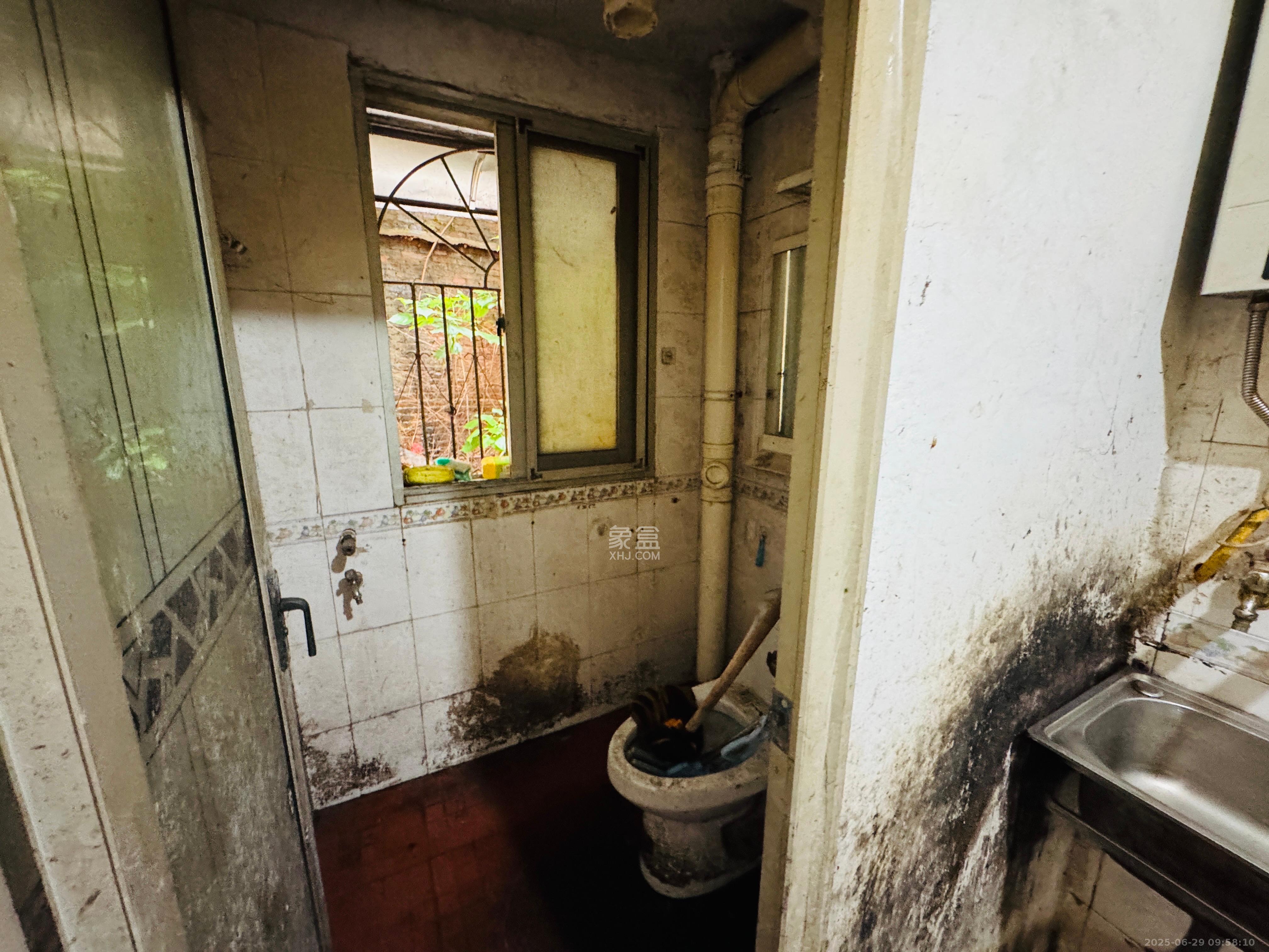 富康小区(富康花园) 3室2厅2卫 1500.0元/月 富康小区(富康花园) 3室2厅2卫 1500.0元/月室内图