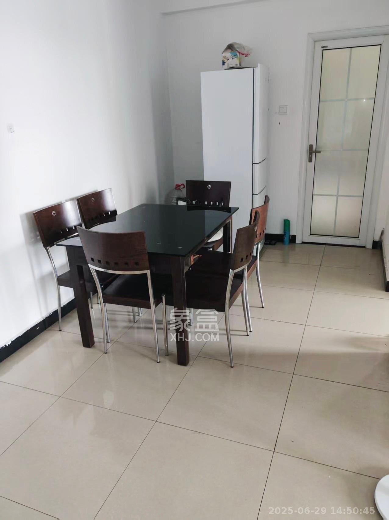 中建嘉和城  3室2厅1卫    1800.0元/月 中建嘉和城  3室2厅1卫    1800.0元/月室内图1