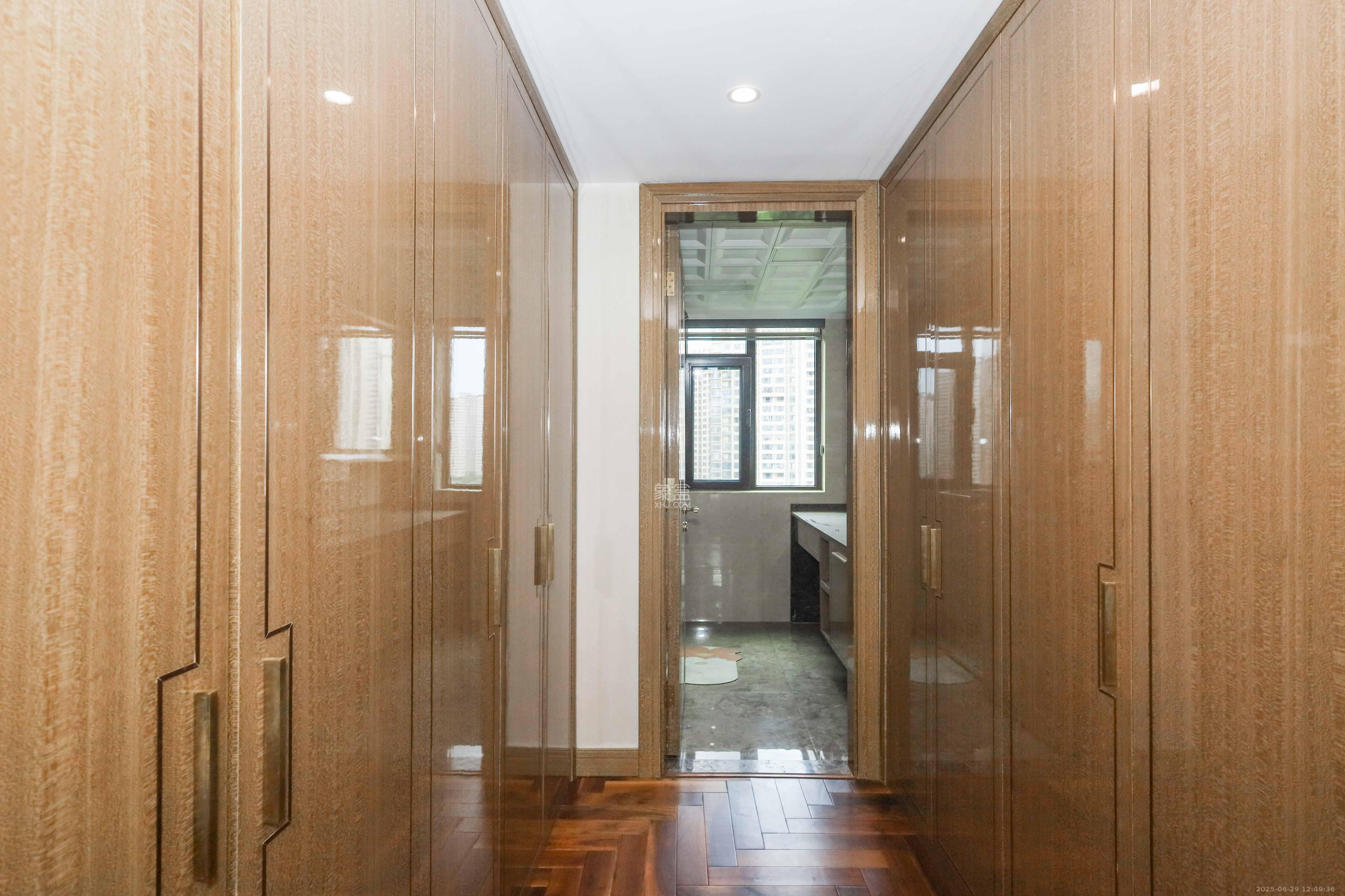 晟通牡丹舸 4室2厅4卫 600.0万 晟通牡丹舸 4室2厅4卫 600.0万卫生间