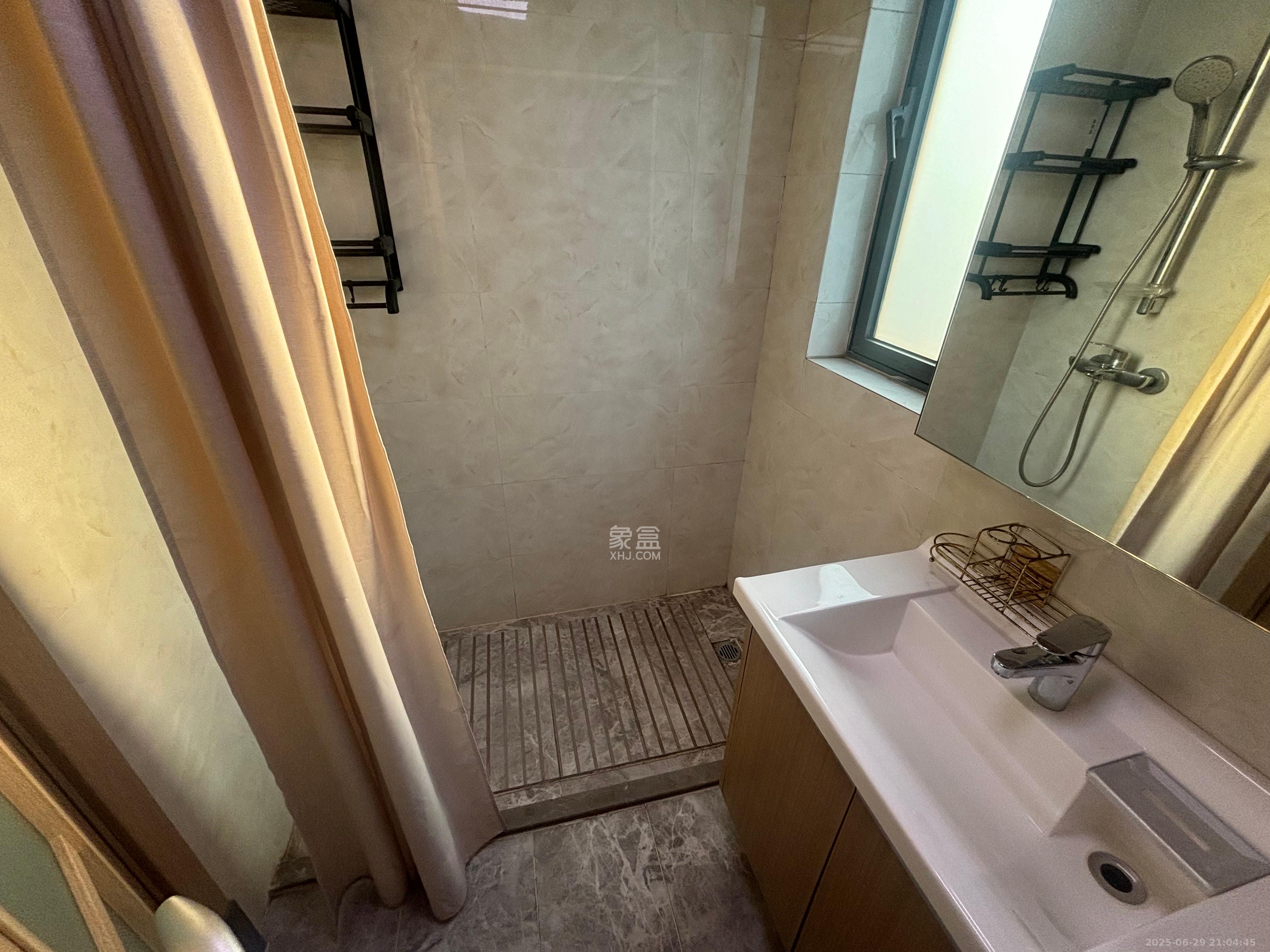 卓越浅水湾  1室1厅1卫    1980.0元/月 卓越浅水湾  1室1厅1卫    1980.0元/月室内图